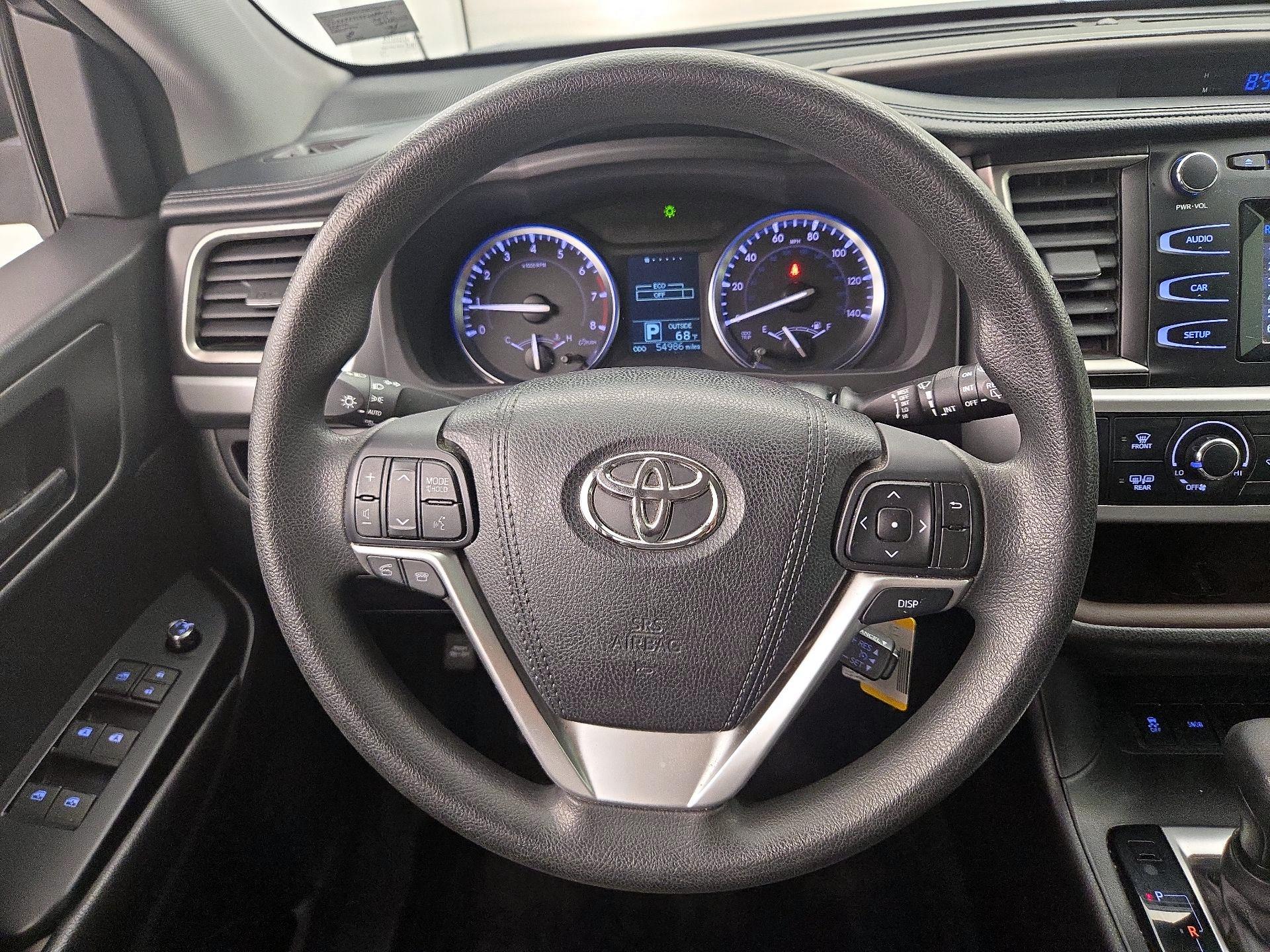 Thumbnail: 2015 Toyota Highlander - 10