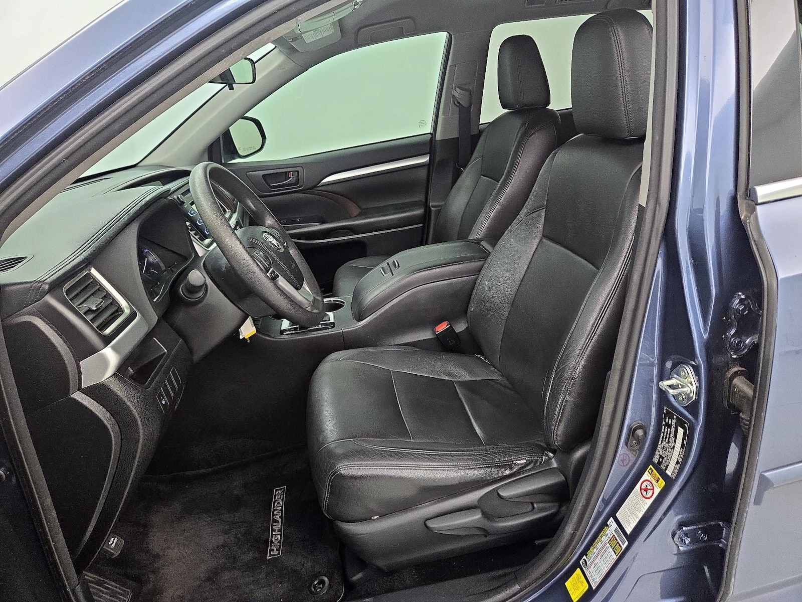 2015 Toyota Highlander LE - Photo 12
