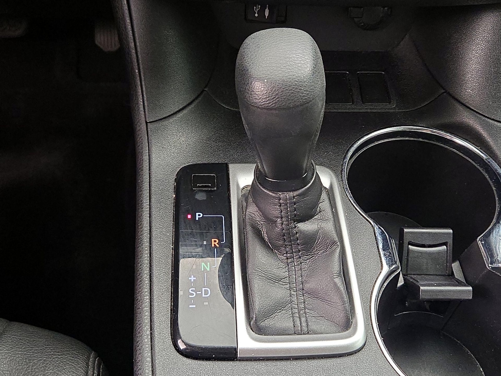 2015 Toyota Highlander LE - Photo 18