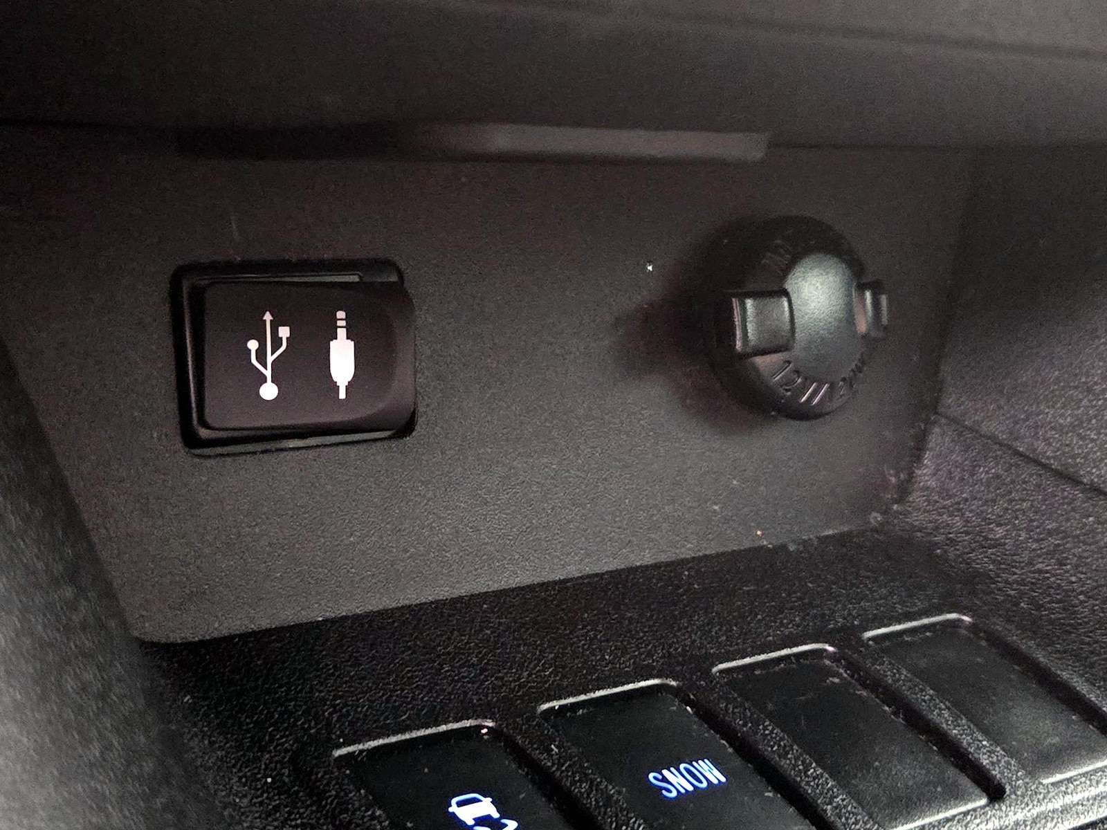 2015 Toyota Highlander LE - Photo 19
