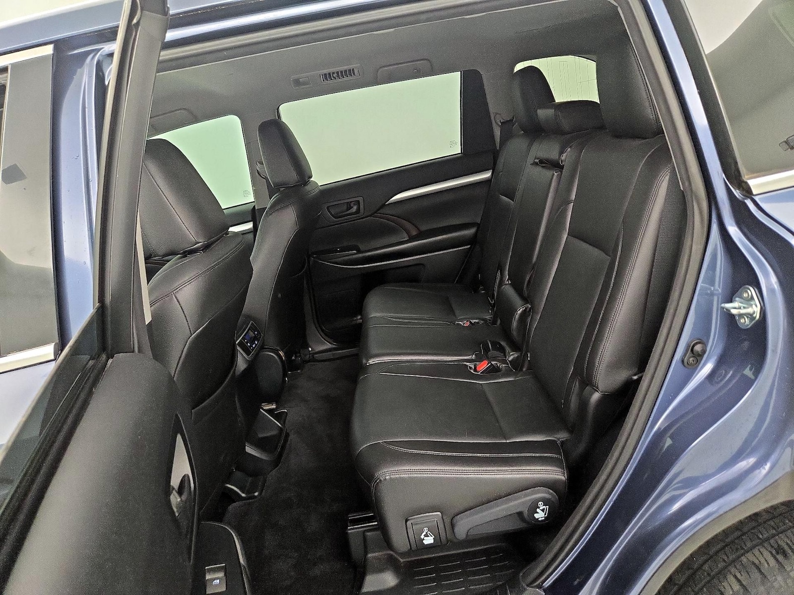 2015 Toyota Highlander LE - Photo 20