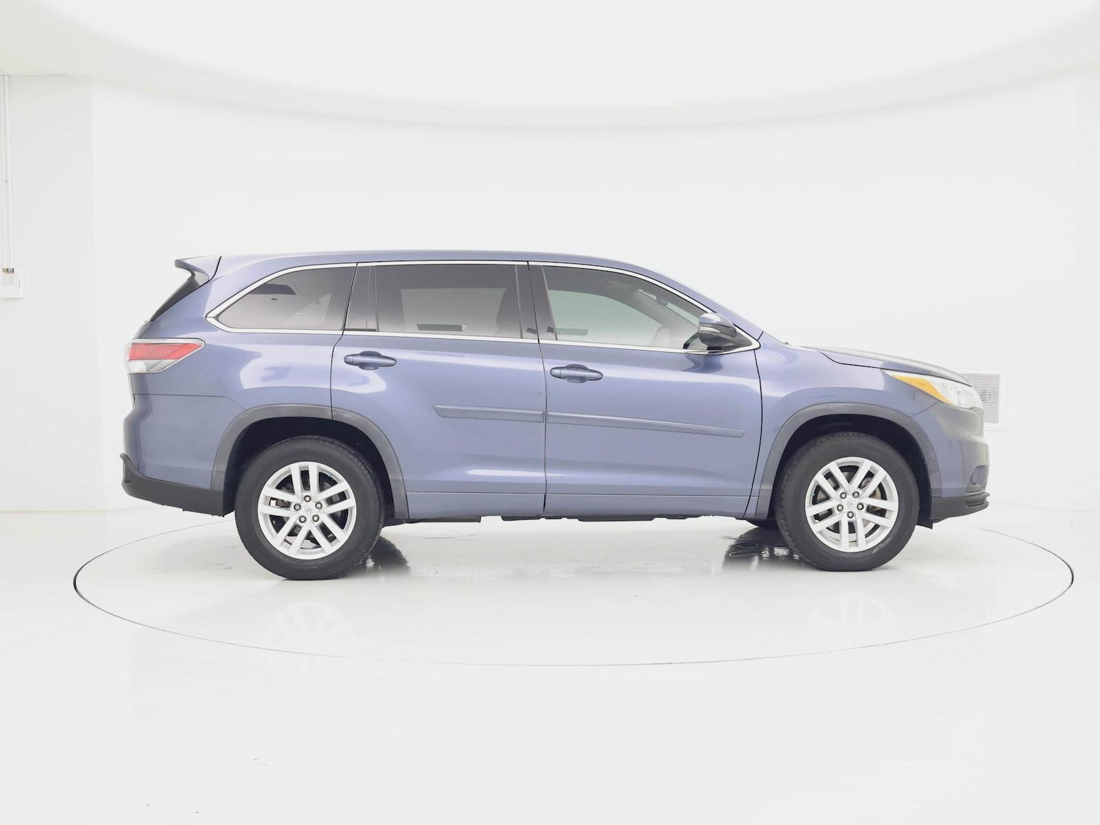 2015 Toyota Highlander LE - Photo 8