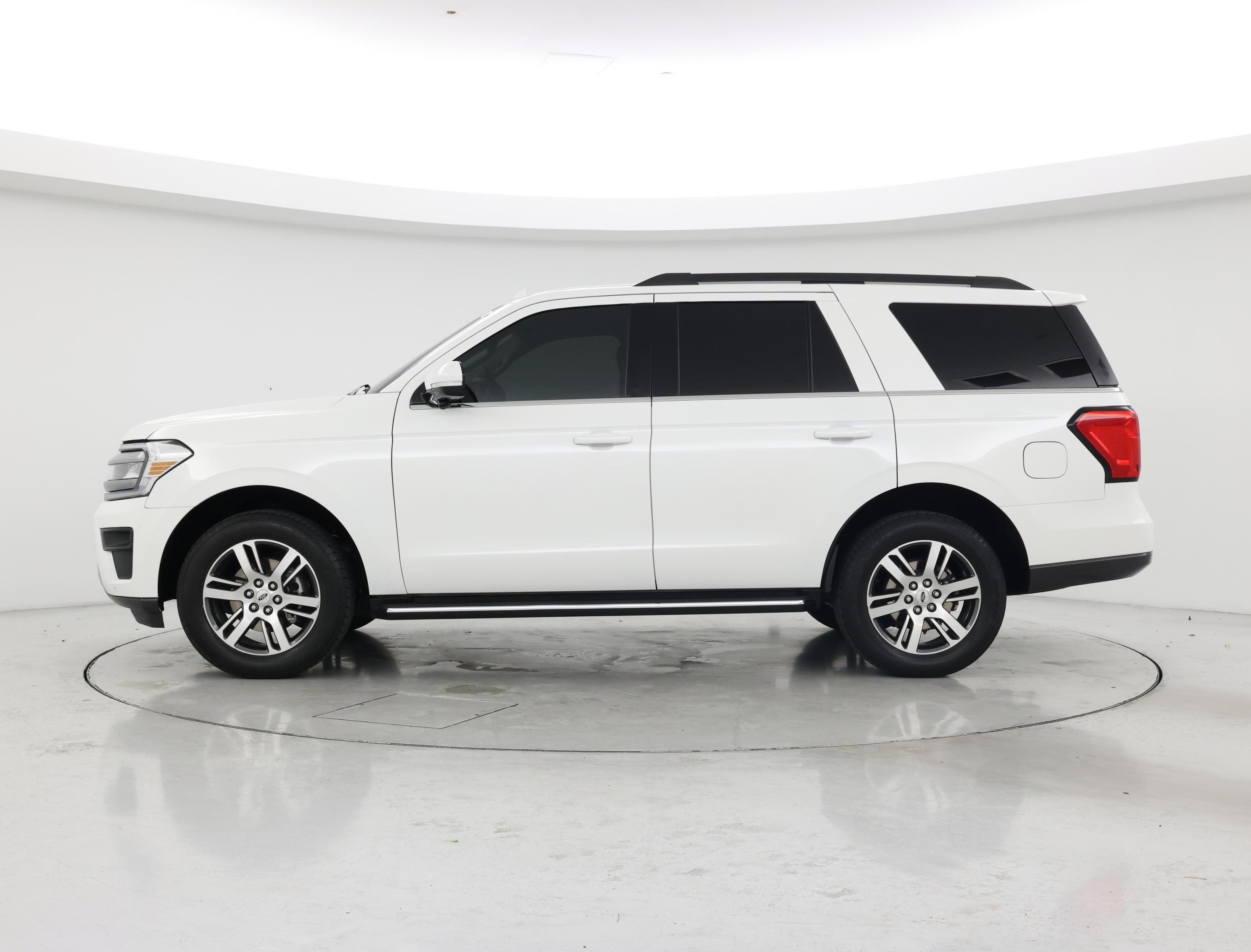 Thumbnail: 2022 Ford Expedition - 3
