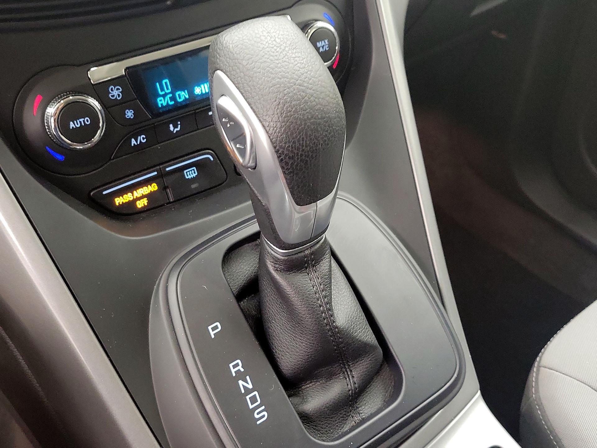 Thumbnail: 2015 Ford Escape - 17
