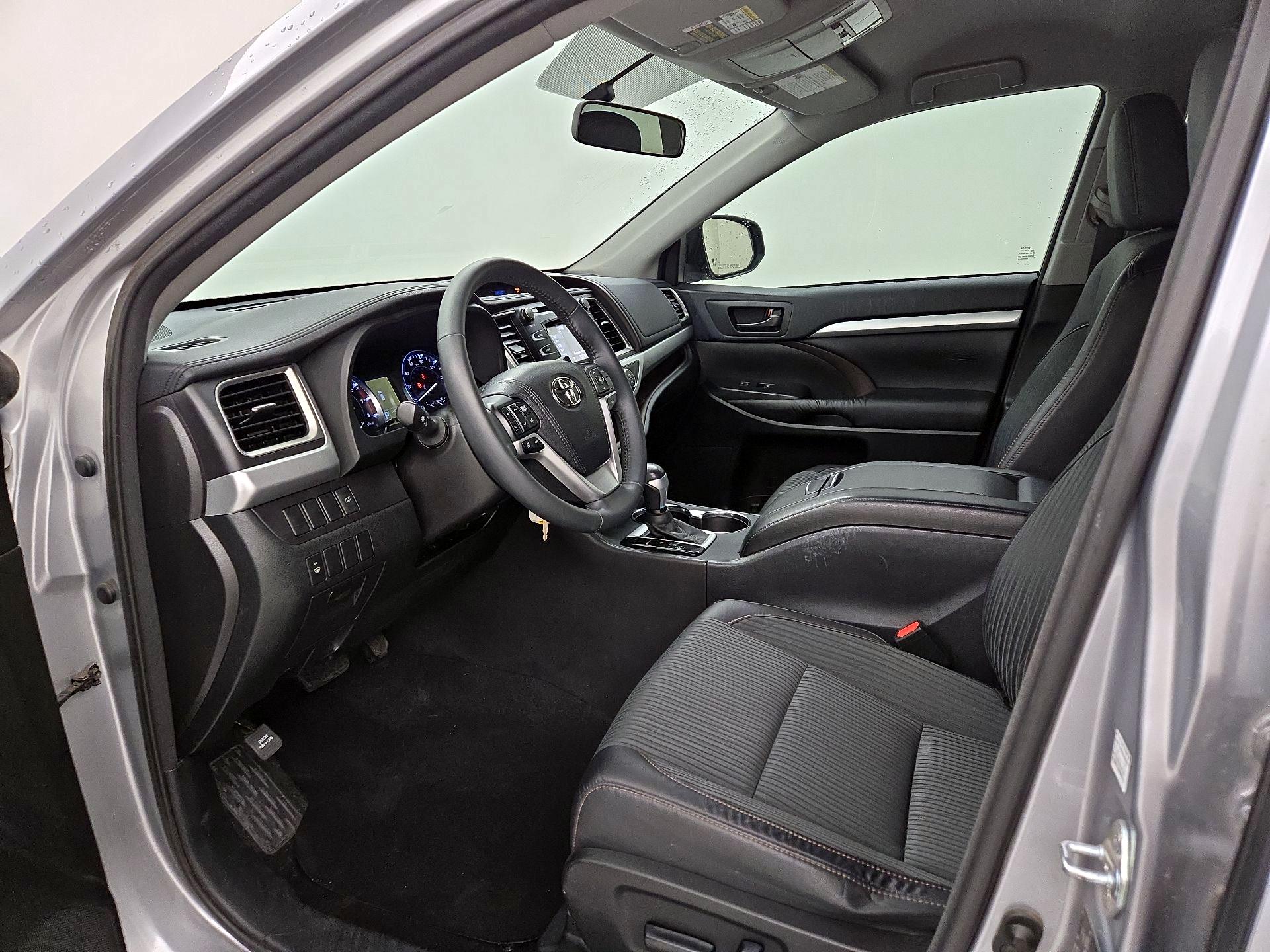 Thumbnail: 2015 Toyota Highlander - 11