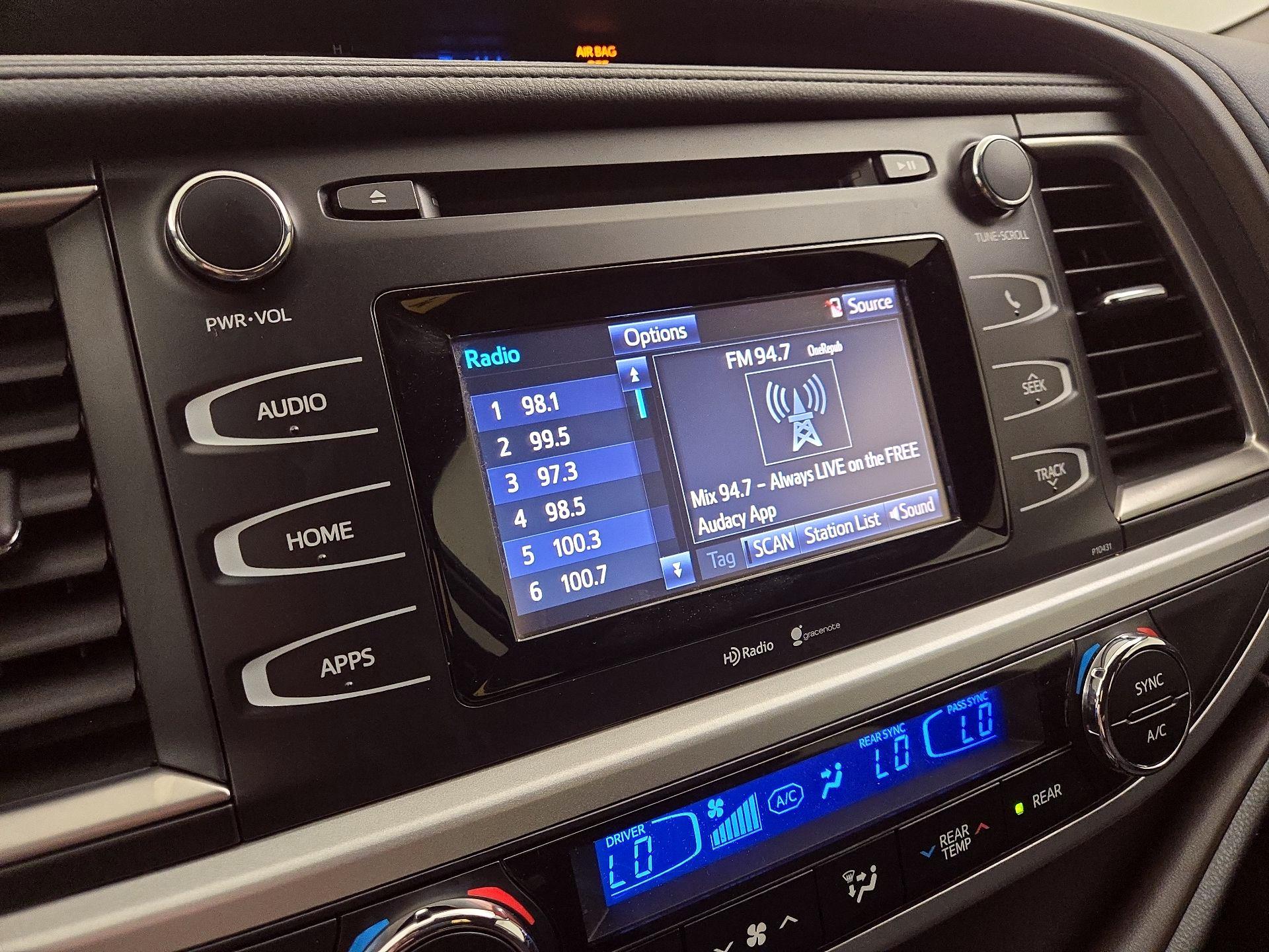 Thumbnail: 2015 Toyota Highlander - 15