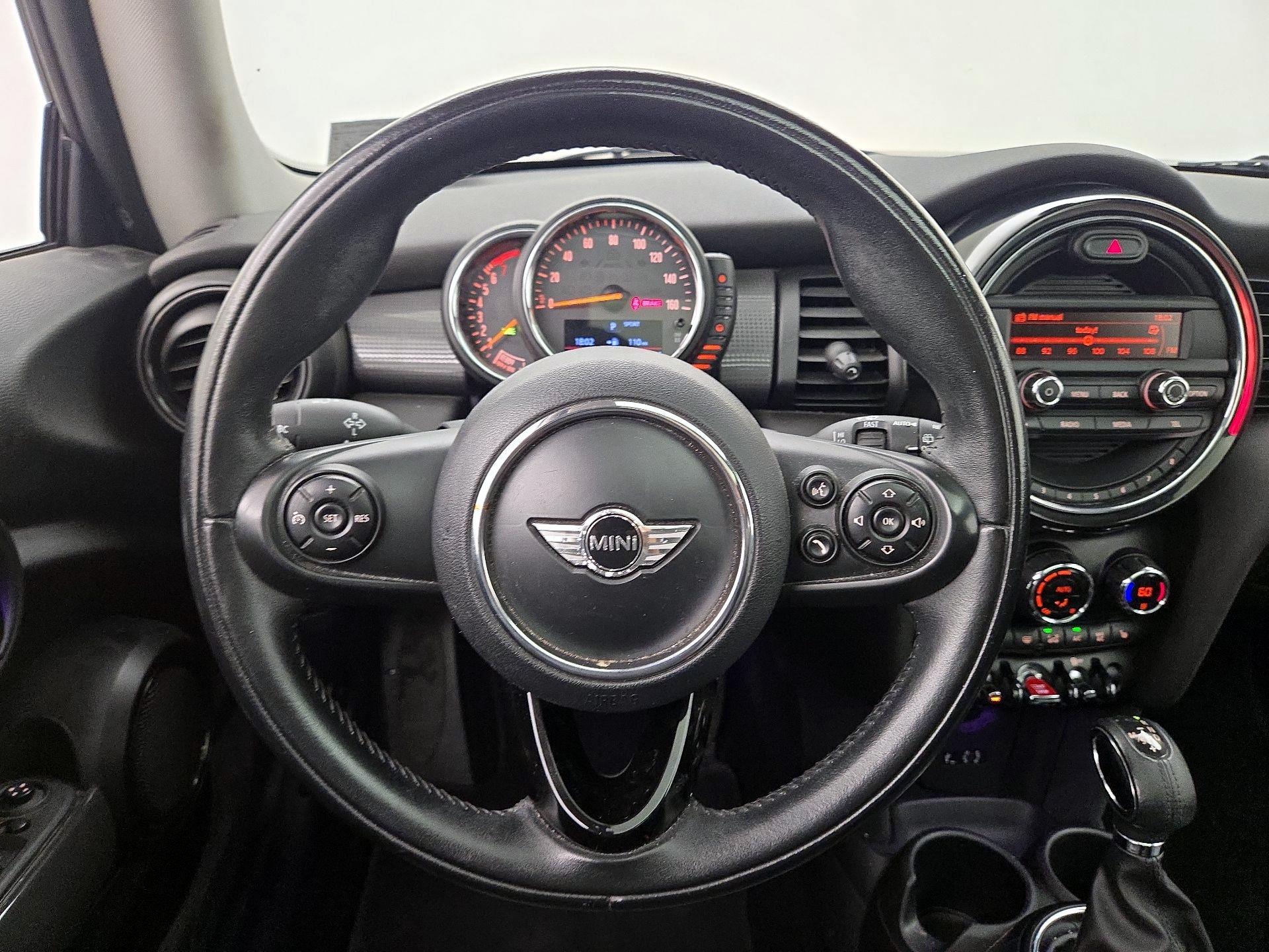 Thumbnail: 2015 MINI Cooper Hardtop - 10