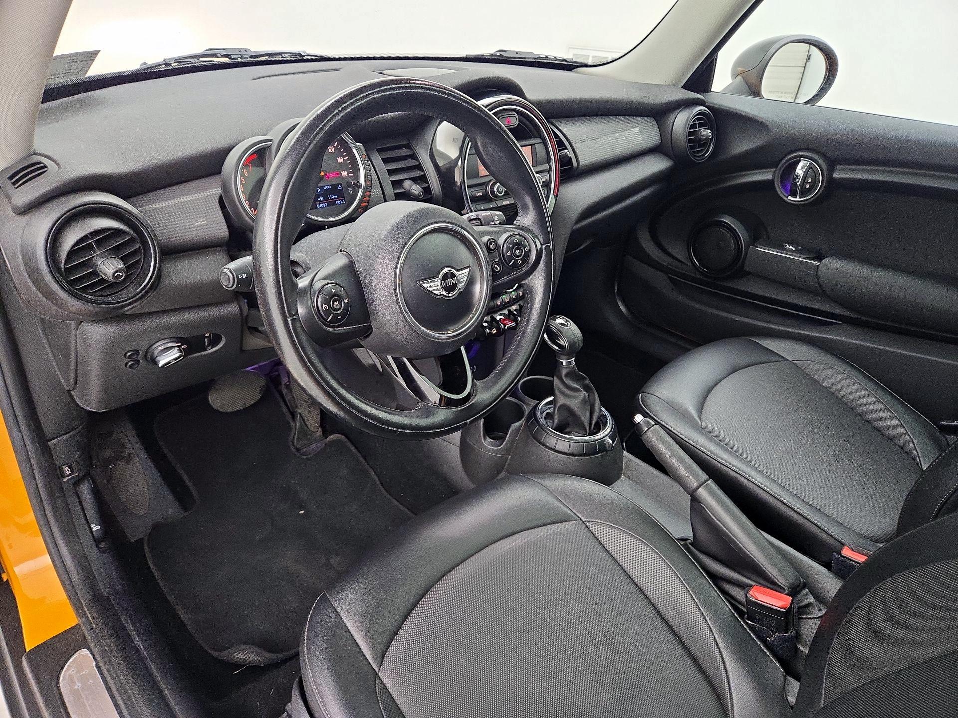 Thumbnail: 2015 MINI Cooper Hardtop - 11