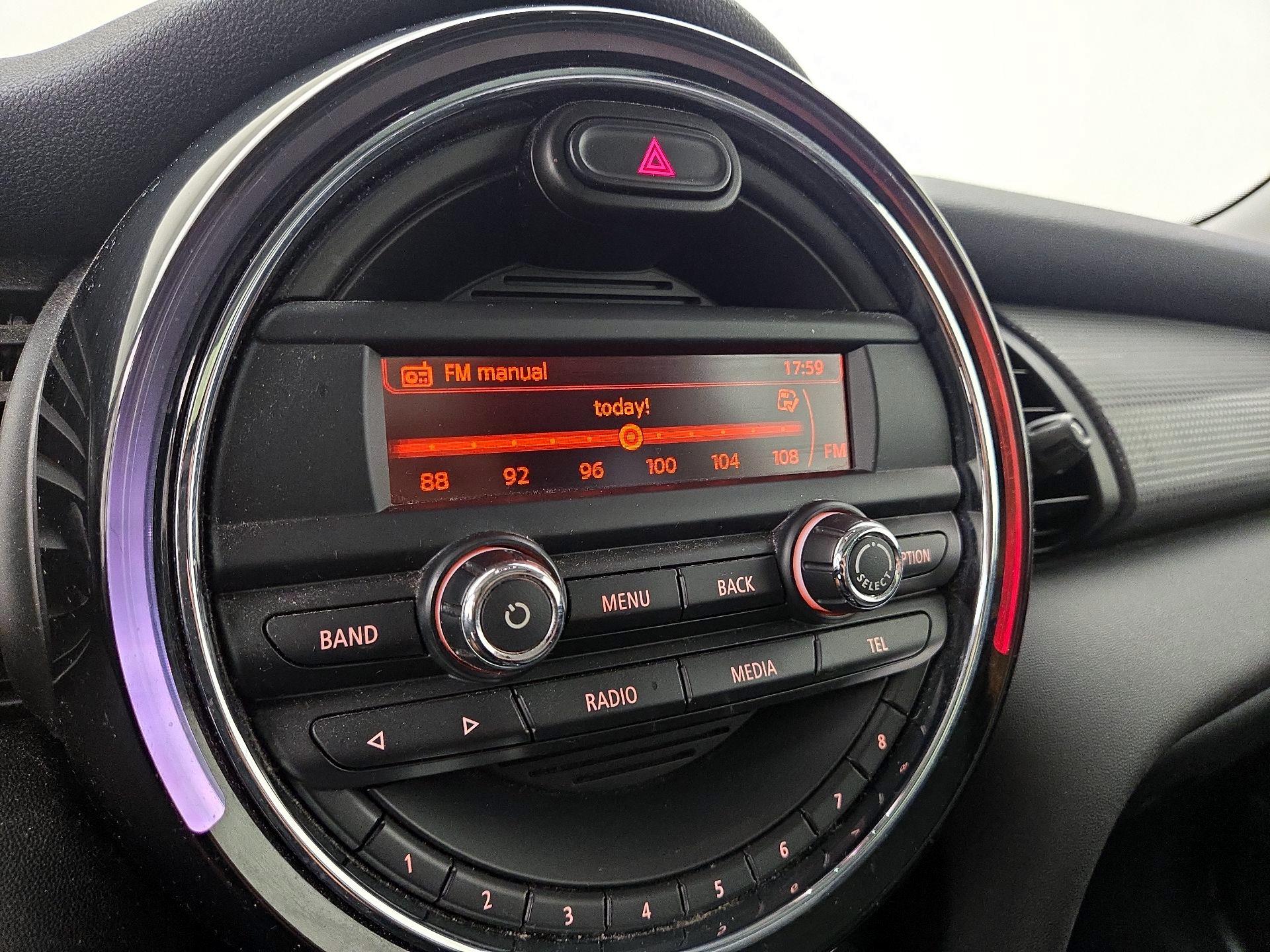 Thumbnail: 2015 MINI Cooper Hardtop - 14