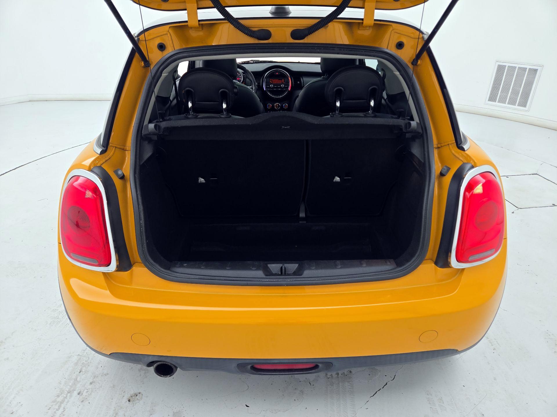 Thumbnail: 2015 MINI Cooper Hardtop - 20