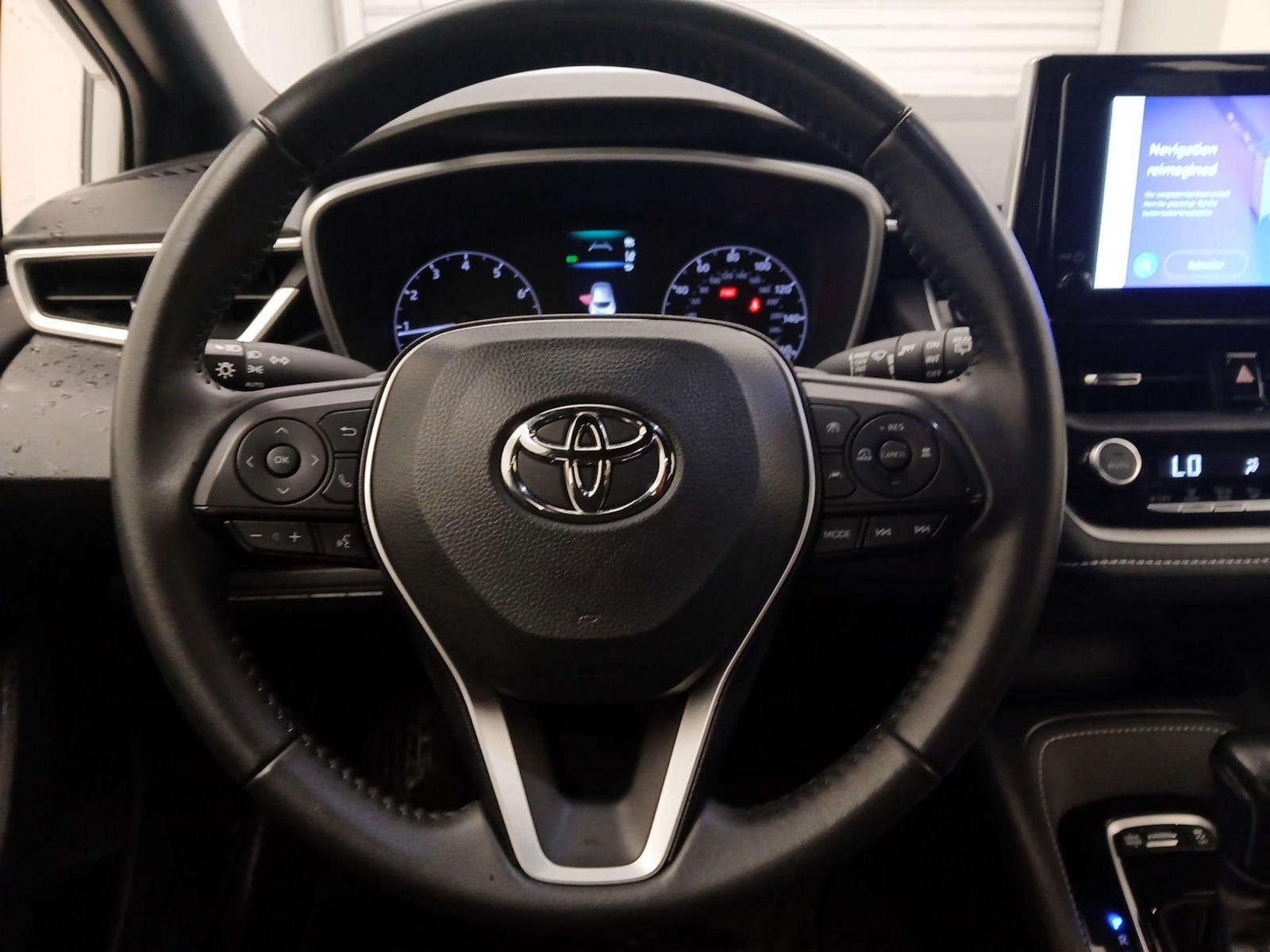 2023 Toyota Corolla Hatchback SE - Photo 11