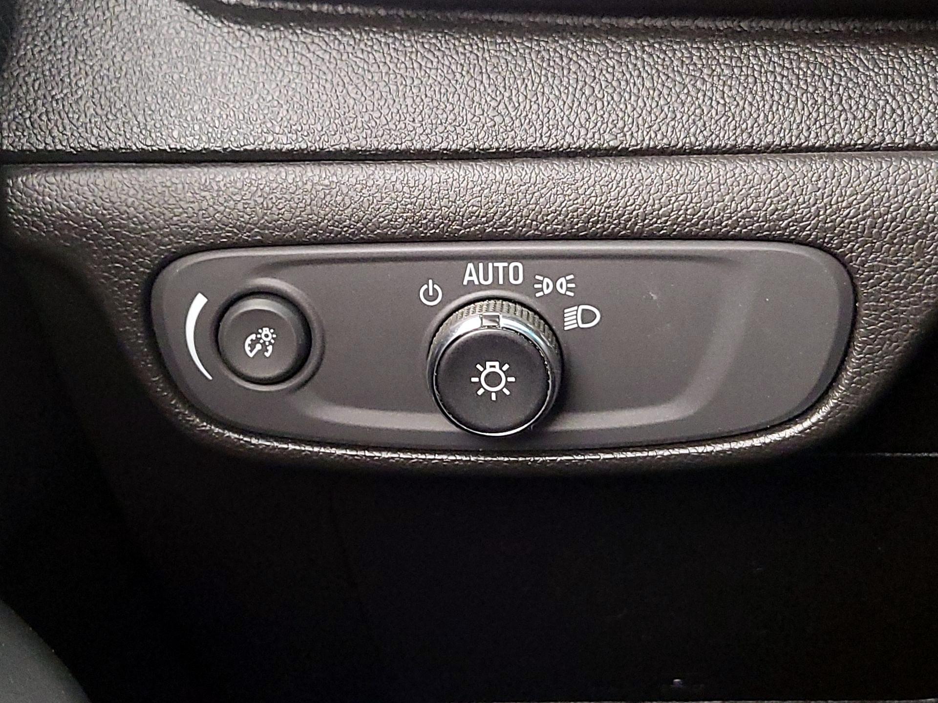 Thumbnail: 2023 Chevrolet Bolt EV - 13
