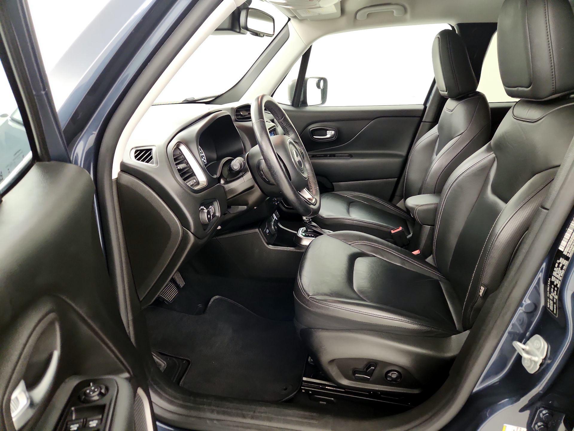 Thumbnail: 2020 Jeep Renegade - 11