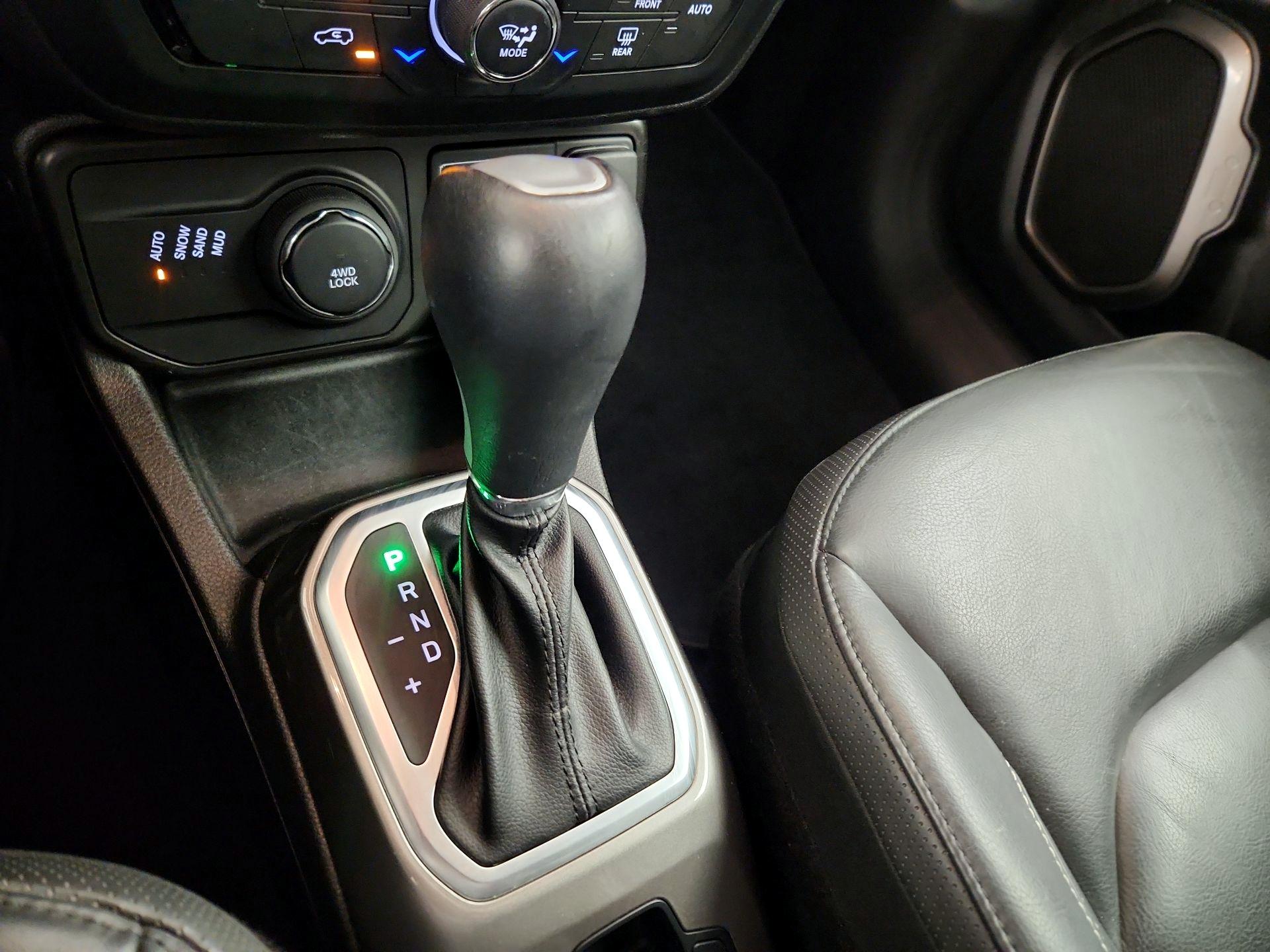 Thumbnail: 2020 Jeep Renegade - 17