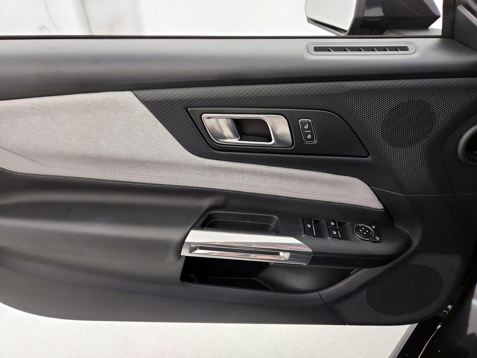 2024 Ford Mustang EcoBoost - Photo 13