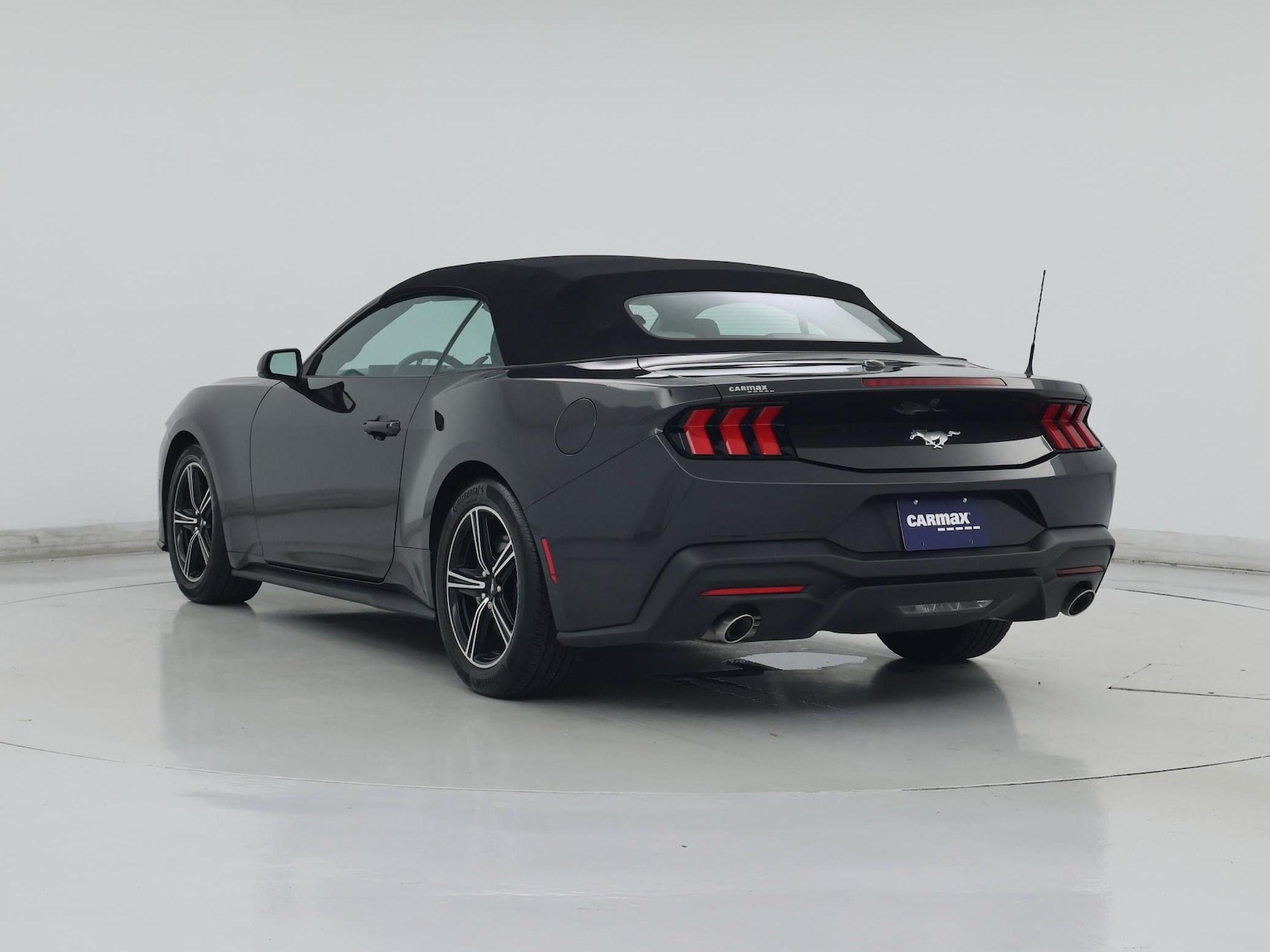 2024 Ford Mustang EcoBoost - Photo 3