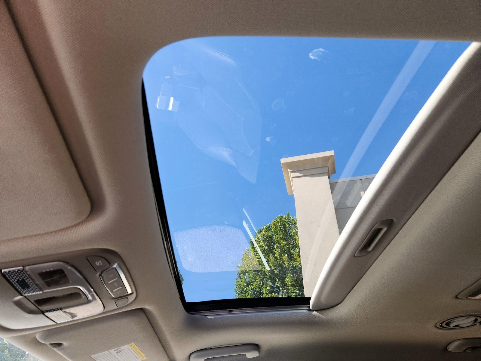 Sunroof(s) & Overhead Airbags