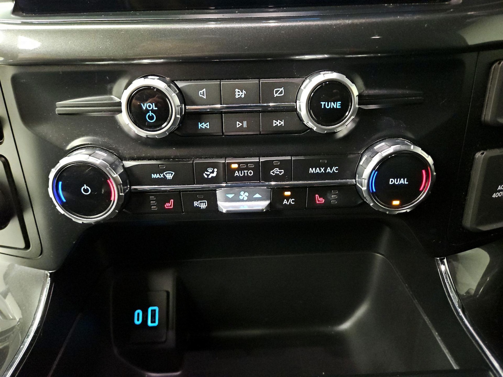 2023 Ford F-150 XLT - Photo 18