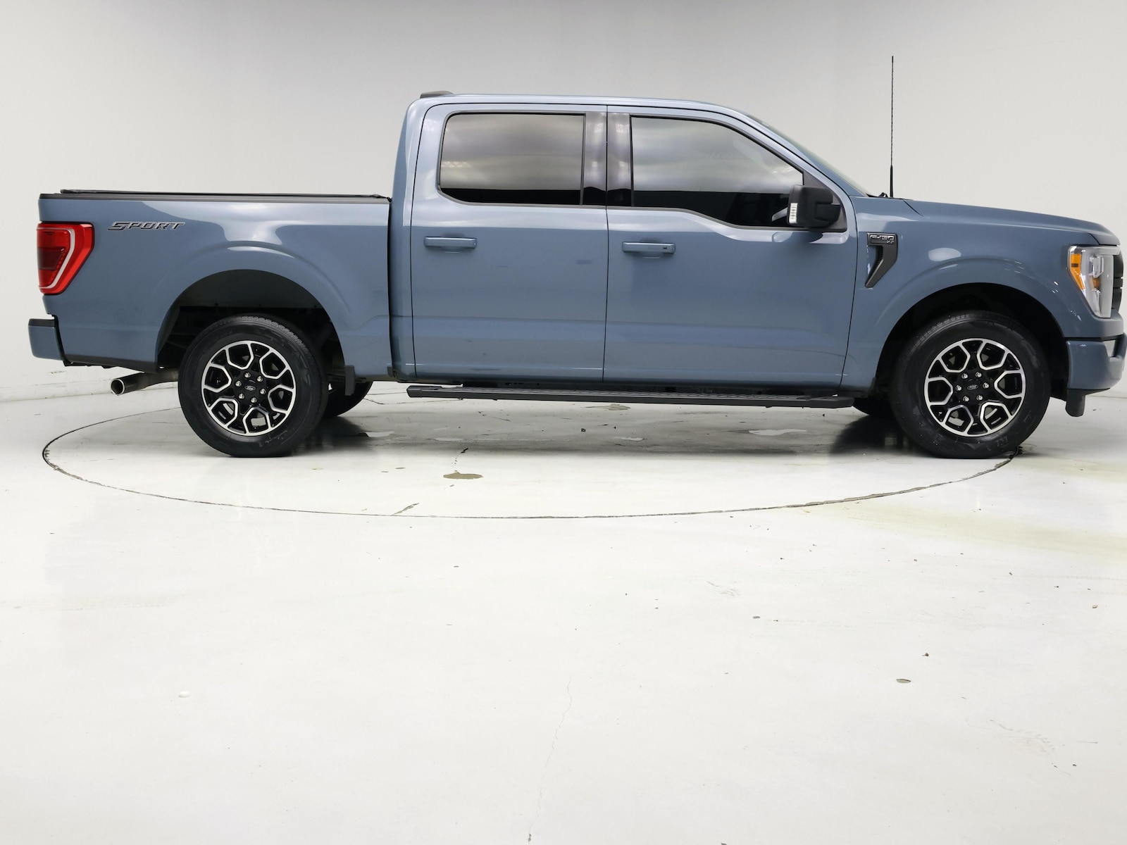 2023 Ford F-150 XLT - Photo 8
