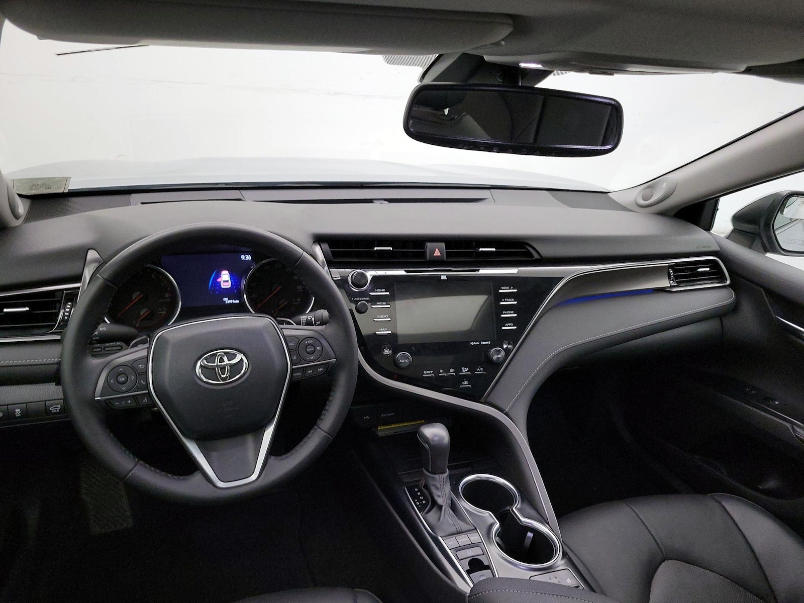 2020 Toyota Camry XSE - Photo 10