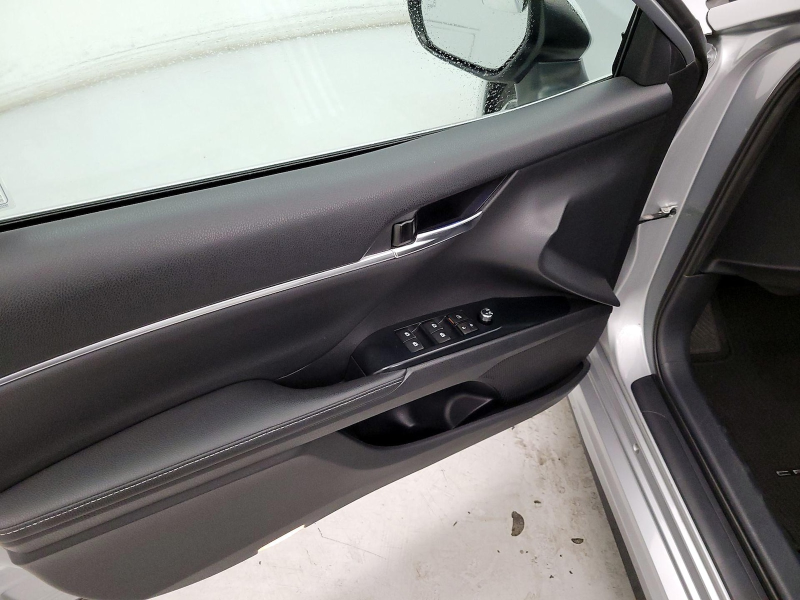 2020 Toyota Camry XSE - Photo 13