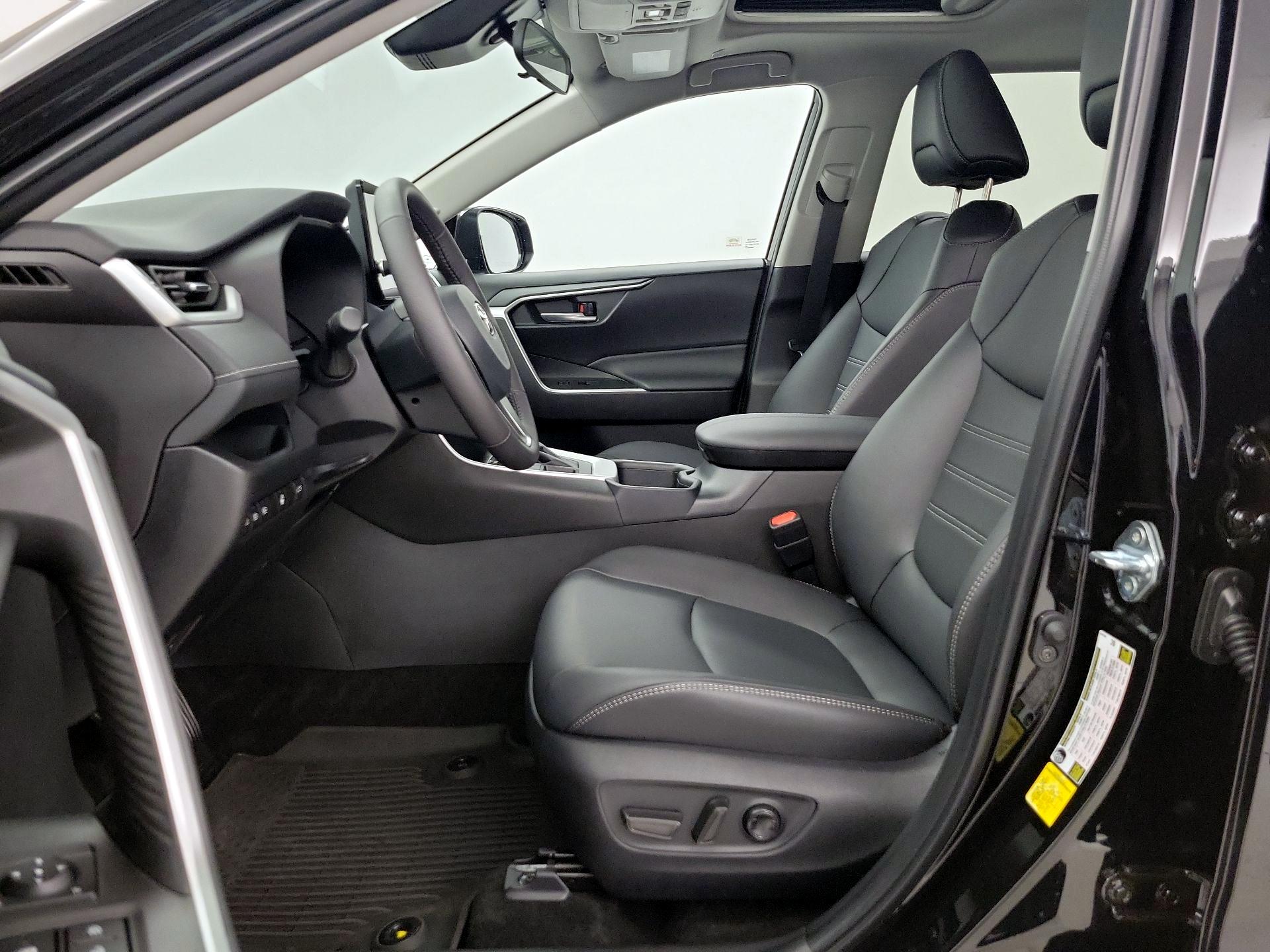 Thumbnail: 2025 Toyota RAV4 - 11