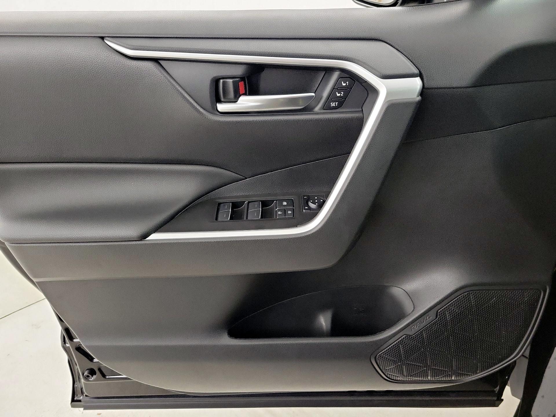 Thumbnail: 2025 Toyota RAV4 - 12
