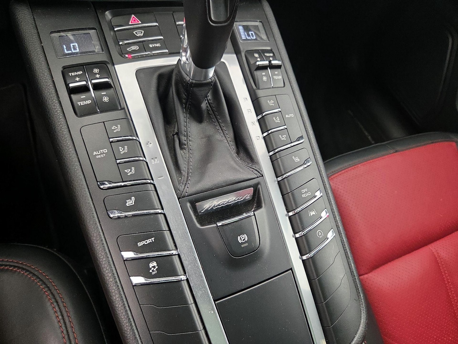 2017 Porsche Macan Base - Photo 18