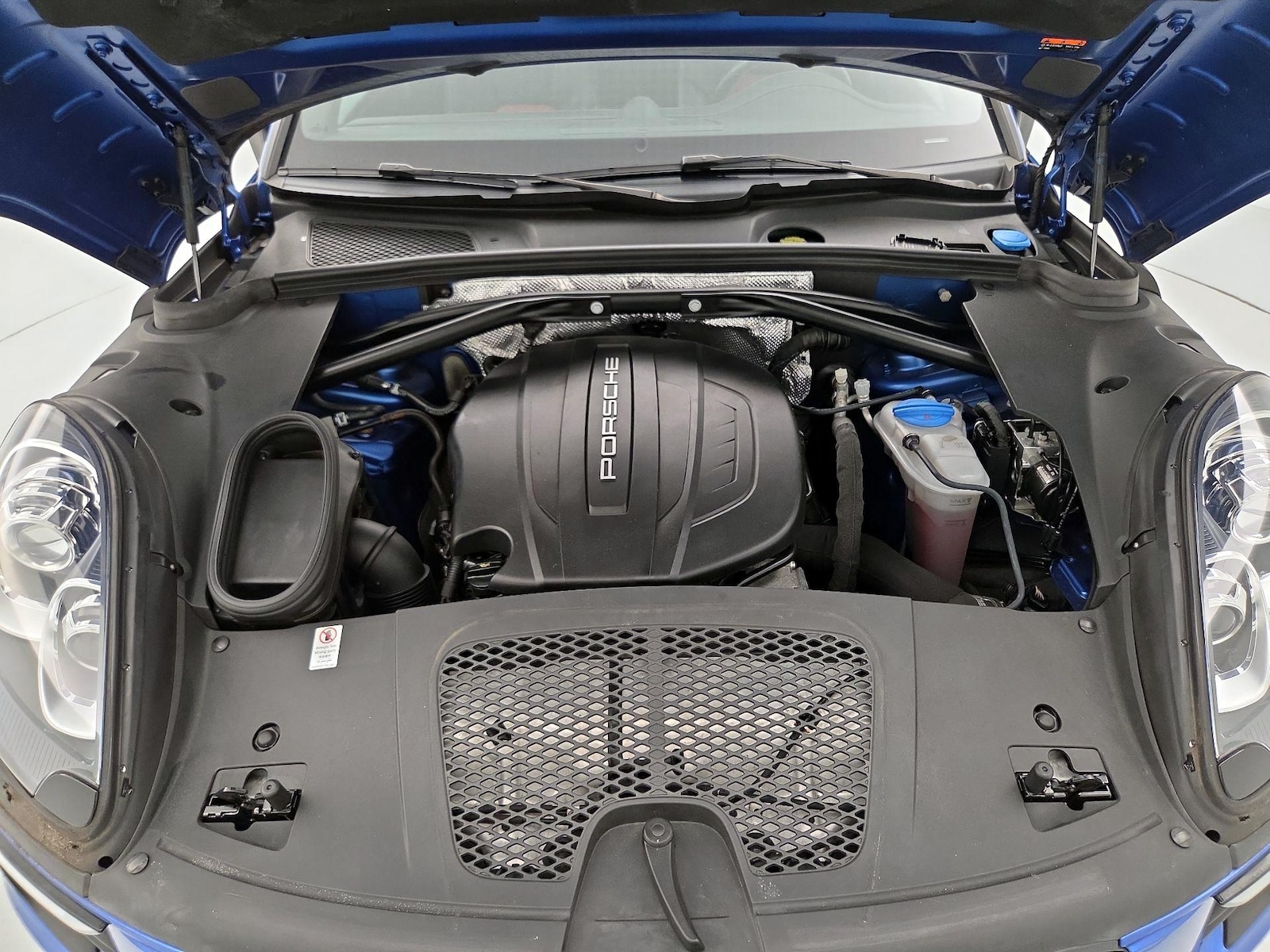 2017 Porsche Macan Base - Photo 25