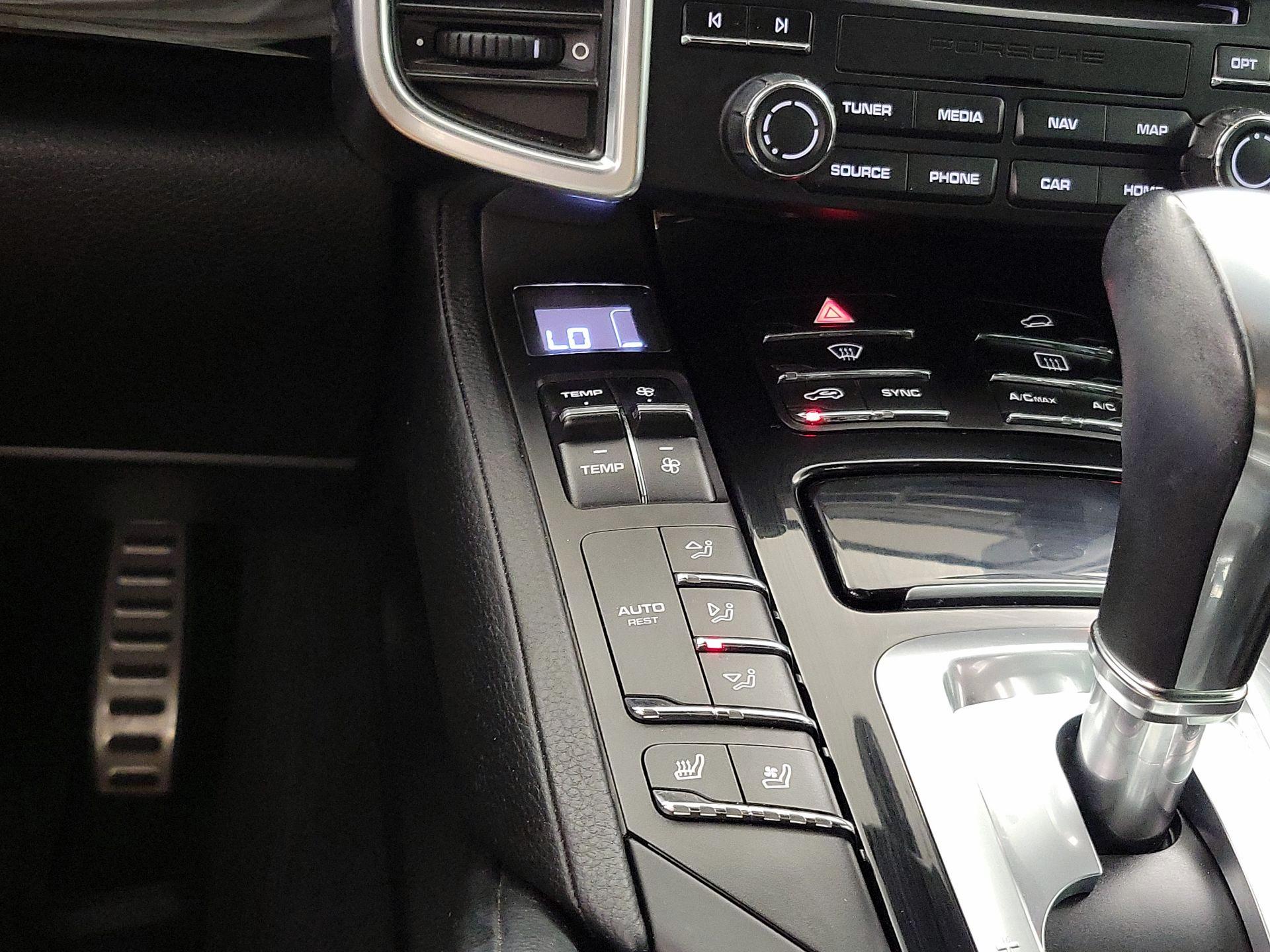 Thumbnail: 2017 Porsche Cayenne - 16