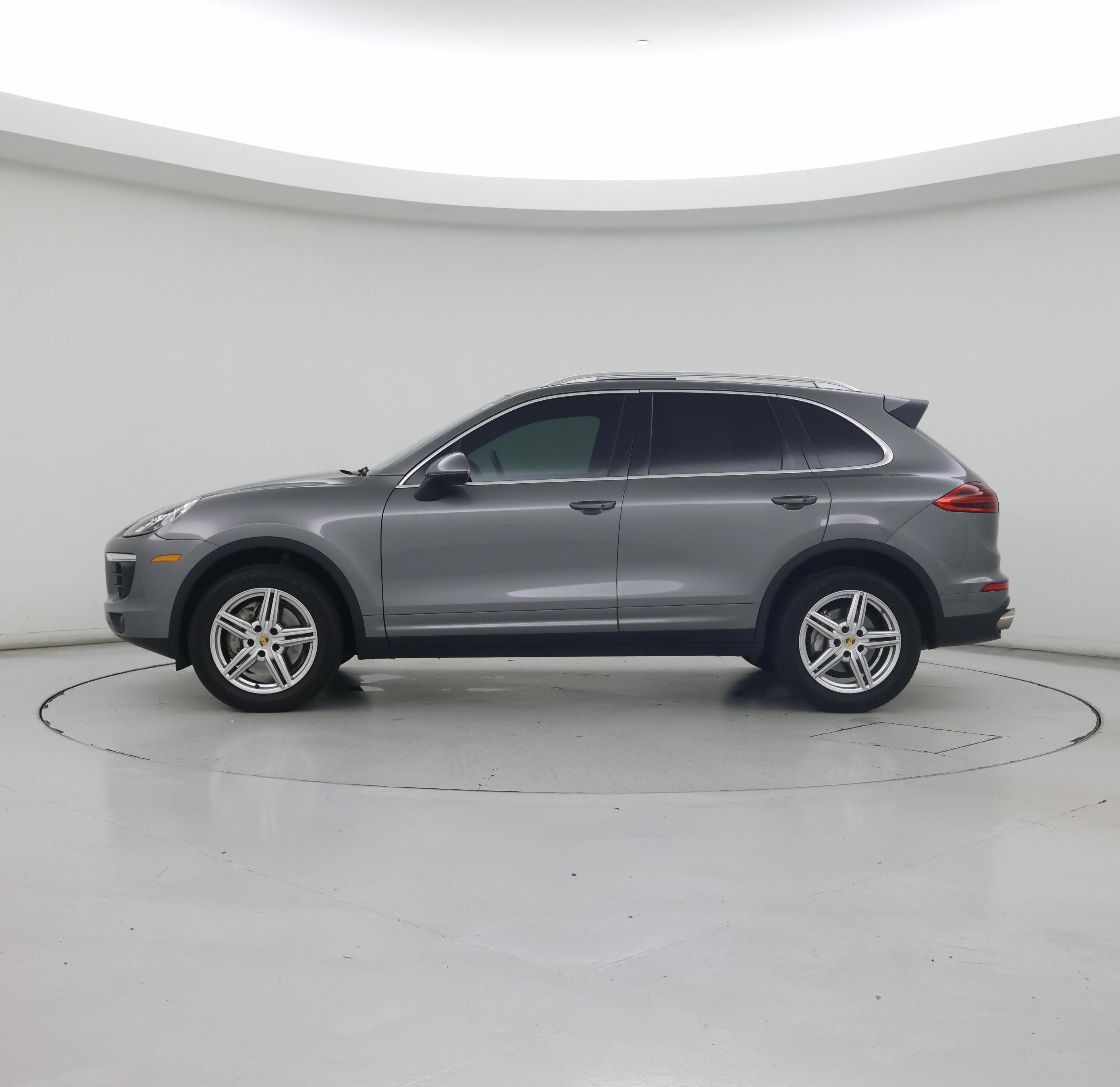 Thumbnail: 2017 Porsche Cayenne - 3