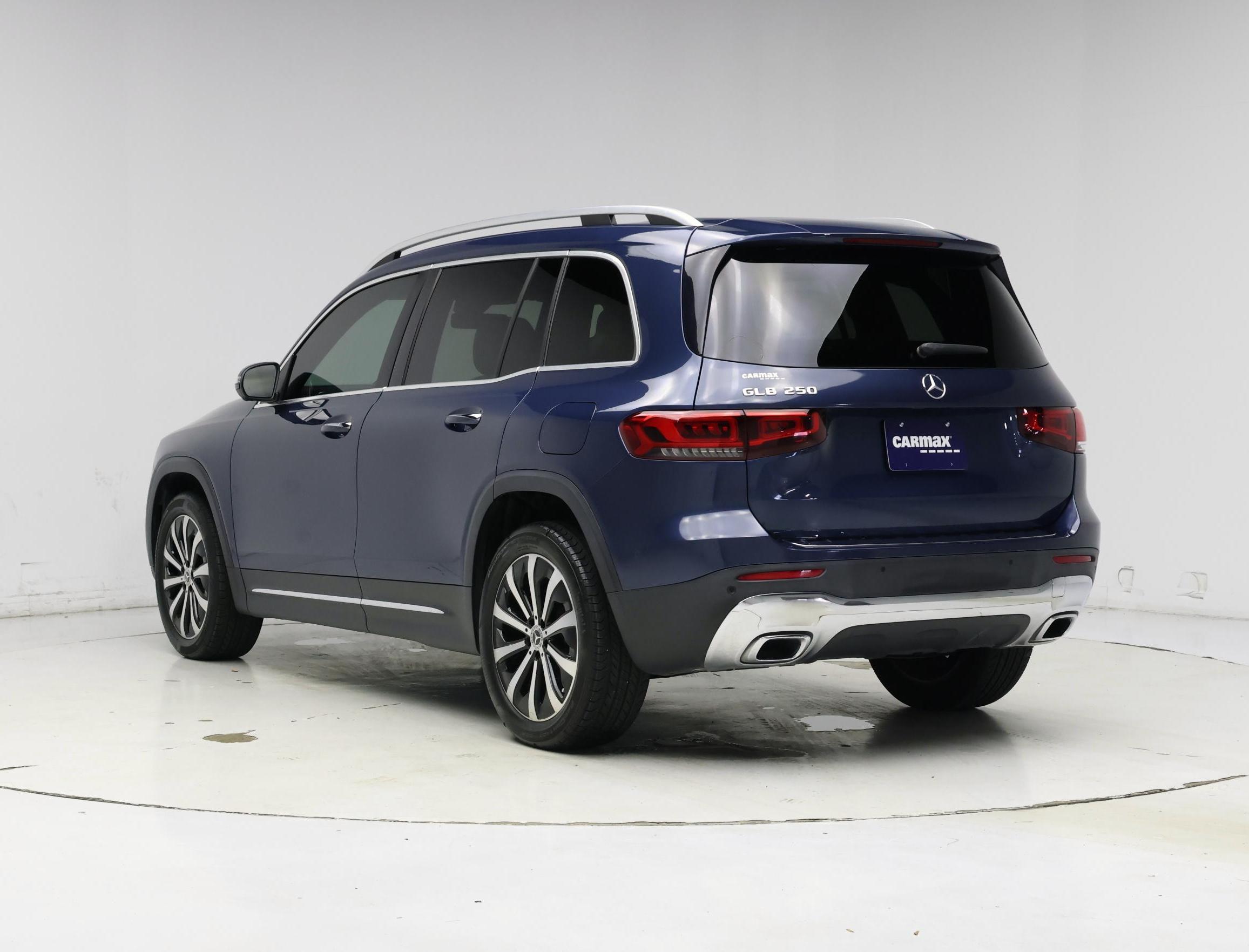 Thumbnail: 2021 Mercedes-Benz GLB - 2