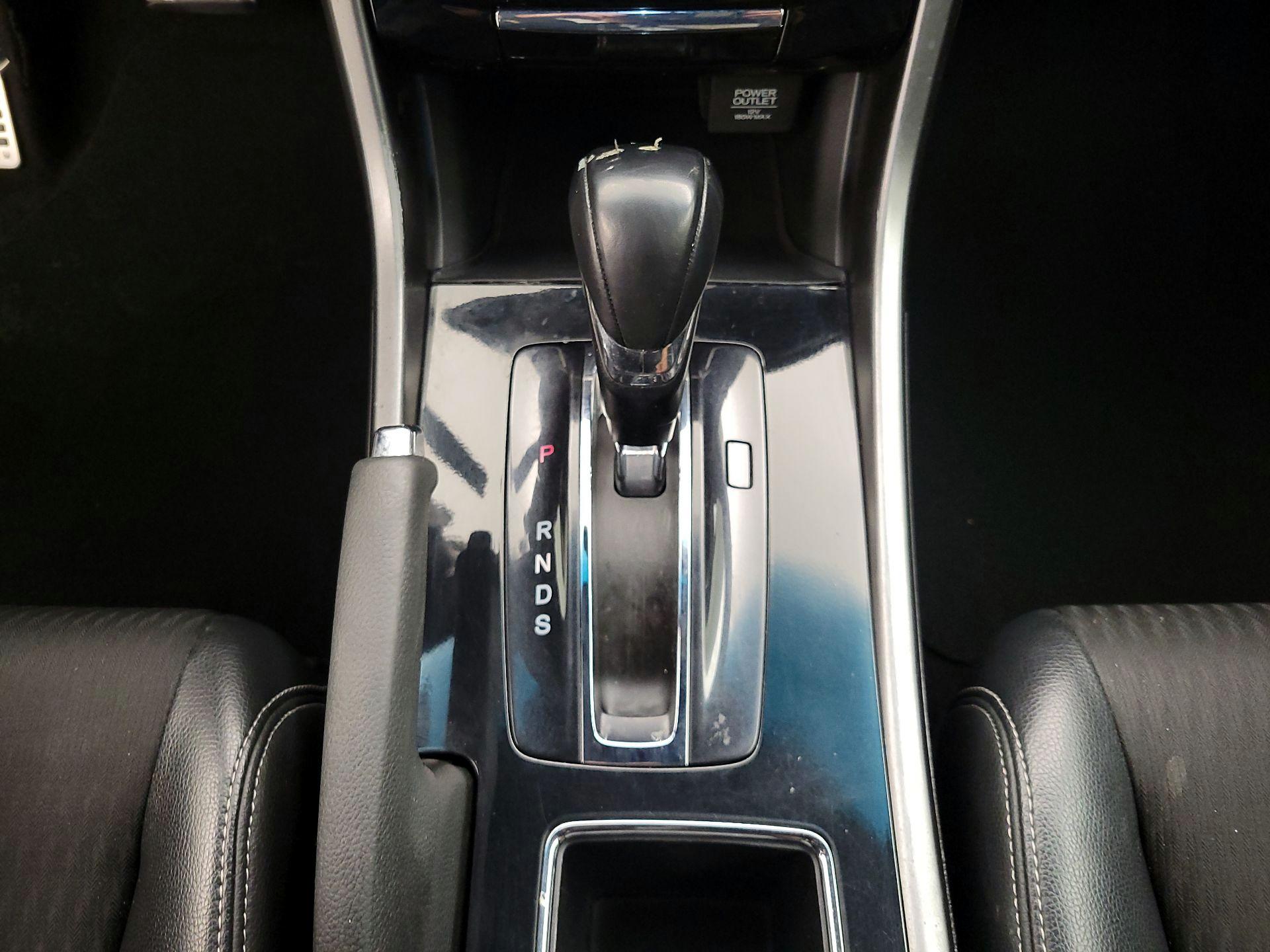 Thumbnail: 2016 Honda Accord - 17