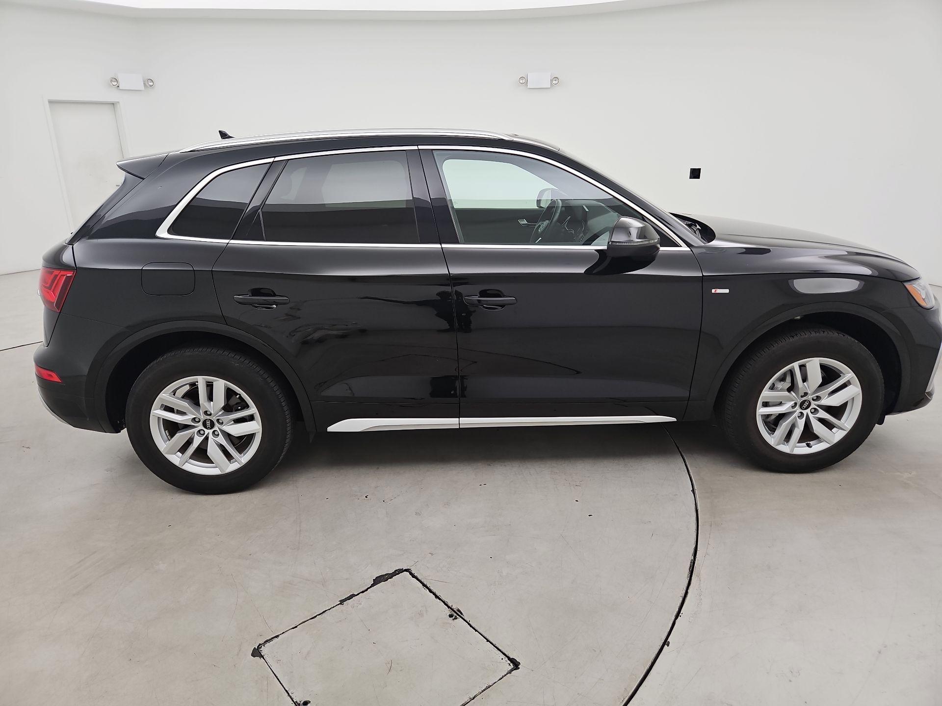 Thumbnail: 2023 Audi Q5 - 4