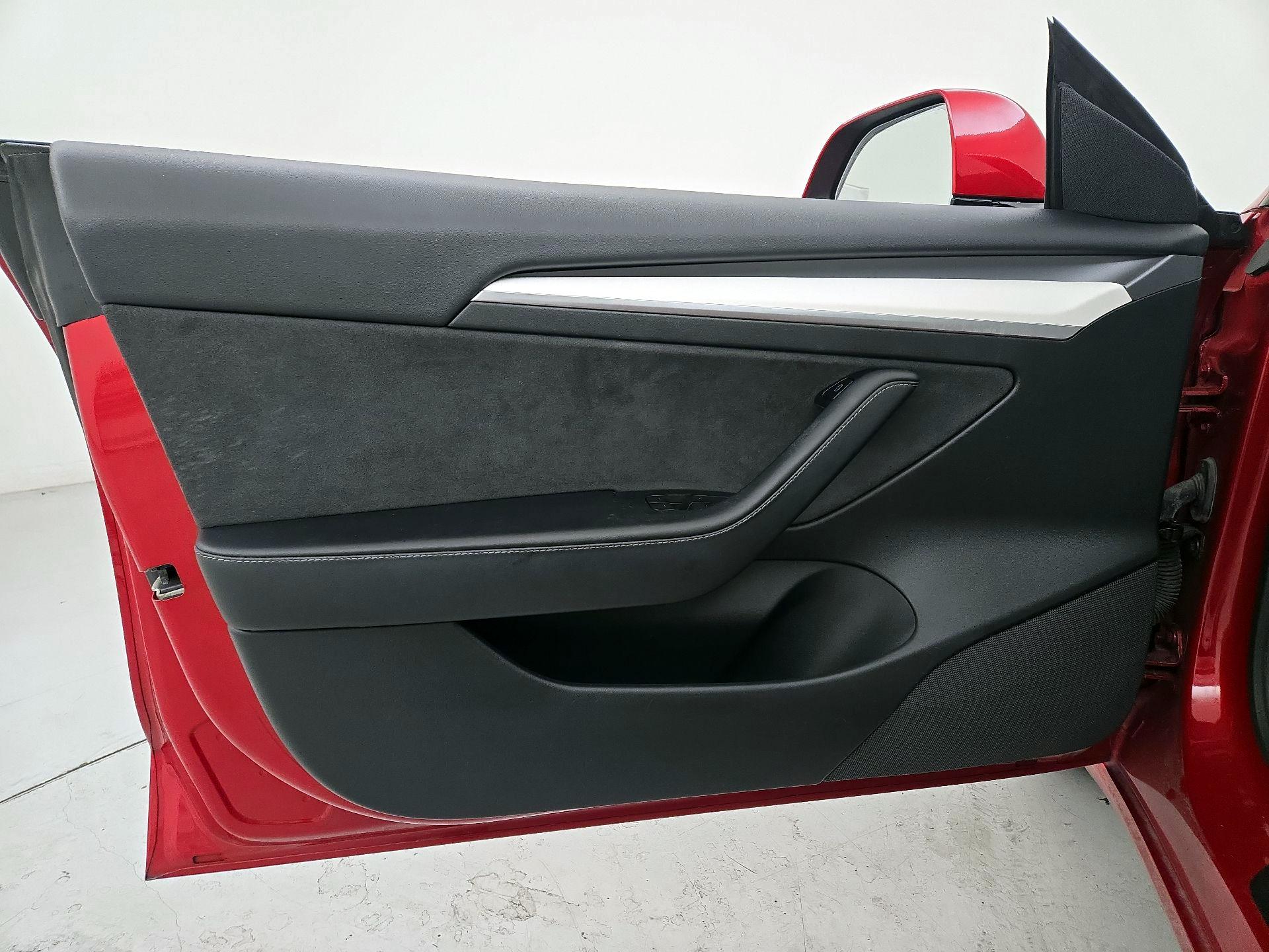 Thumbnail: 2021 Tesla Model 3 - 12