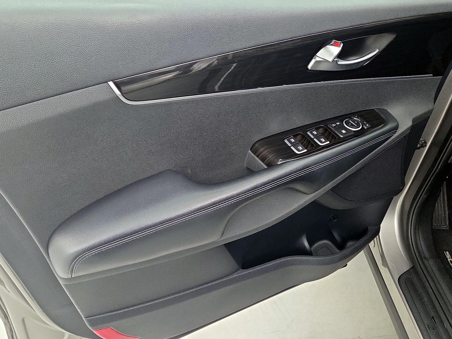 Thumbnail: 2019 Kia Sorento - 12
