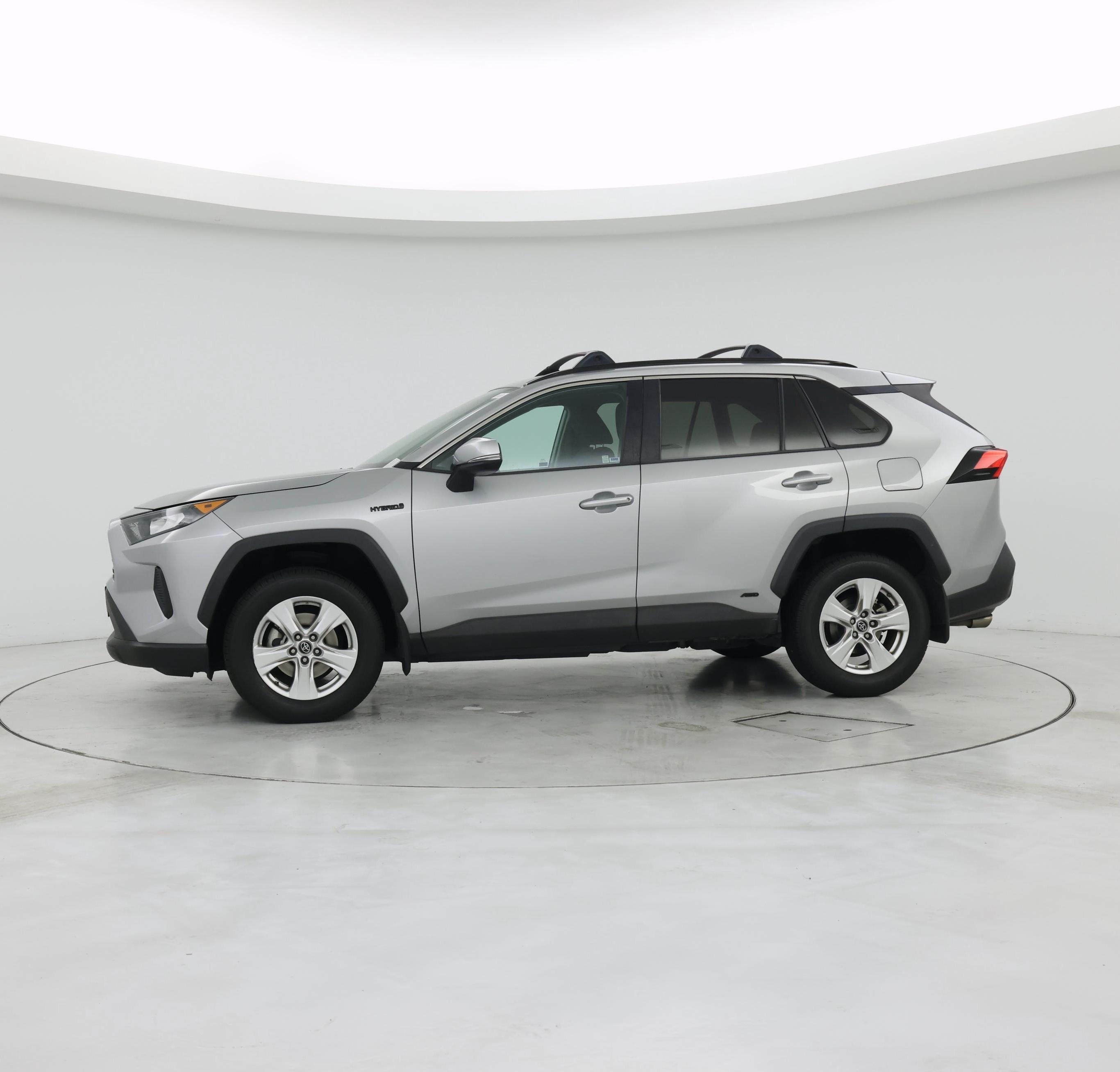 Thumbnail: 2020 Toyota RAV4 - 3