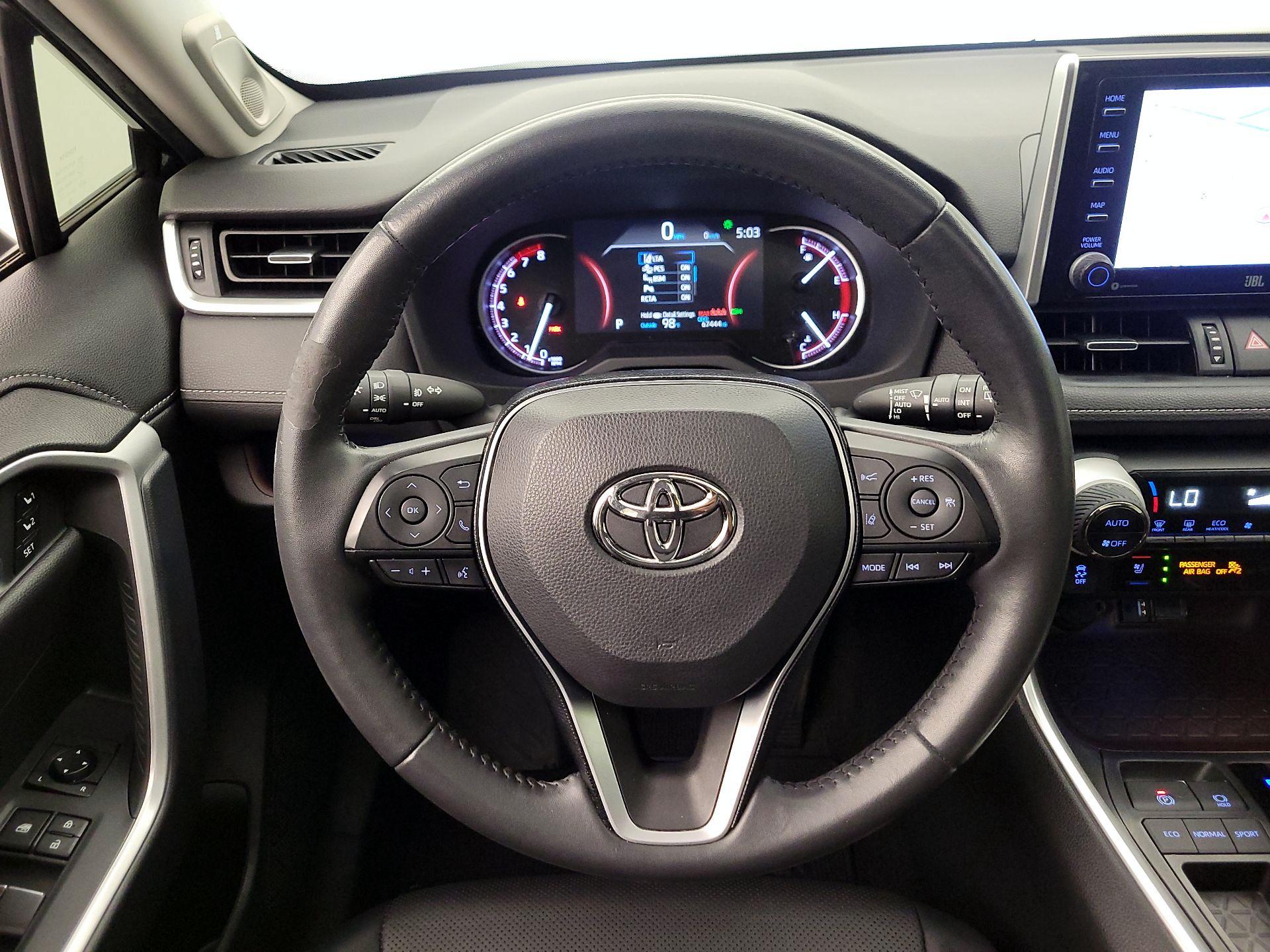 Thumbnail: 2019 Toyota RAV4 - 10