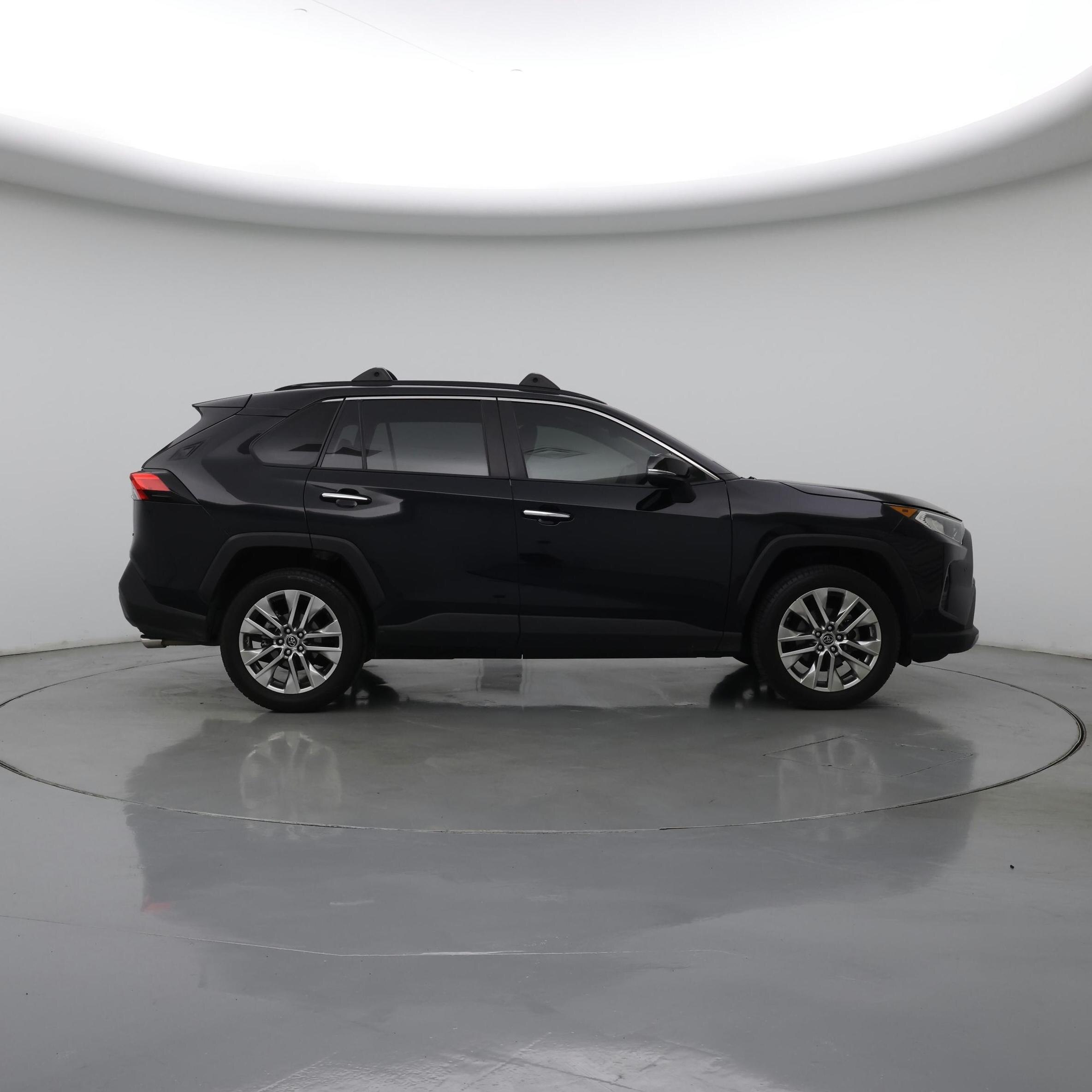 Thumbnail: 2019 Toyota RAV4 - 7