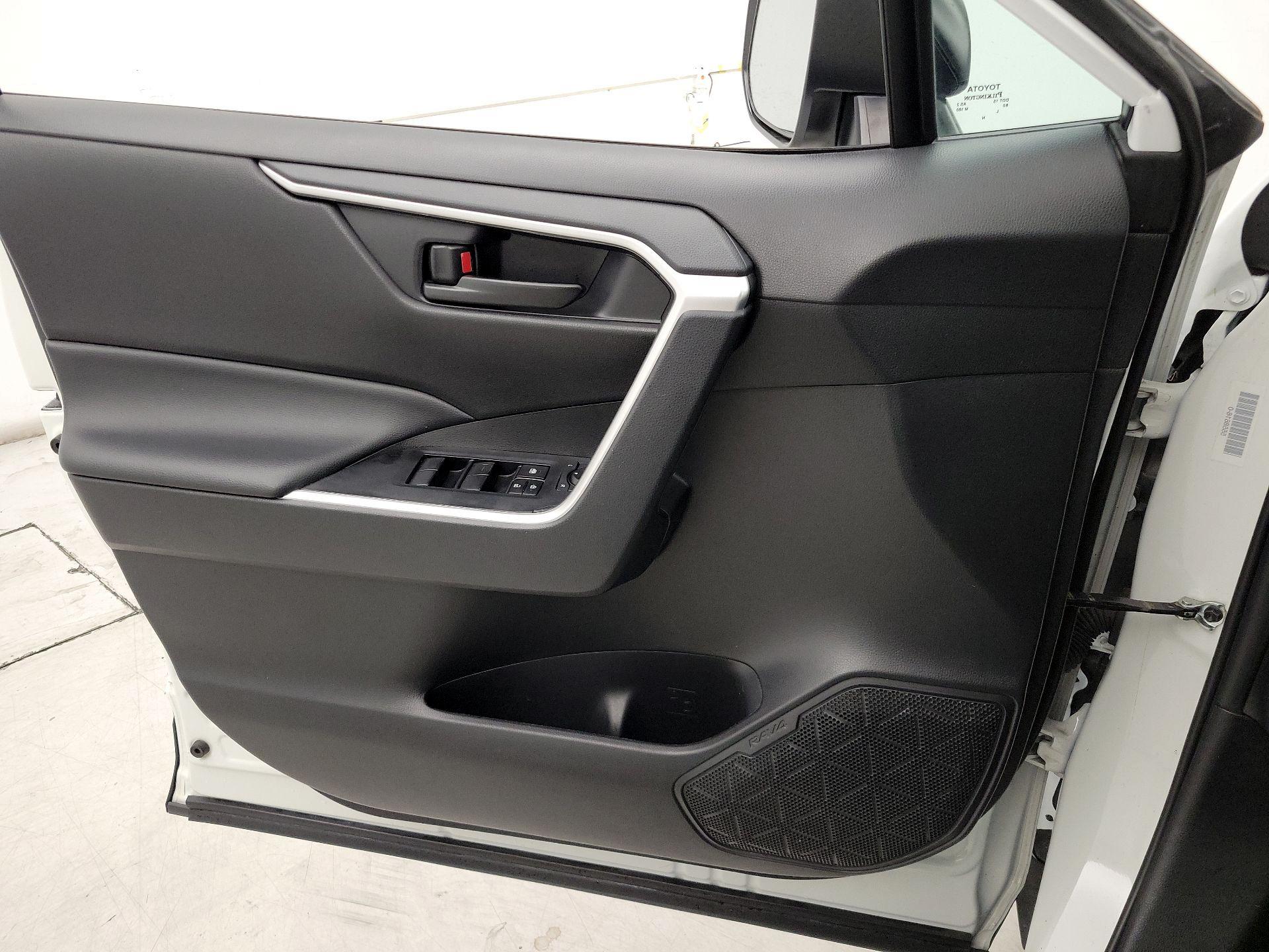 Thumbnail: 2024 Toyota RAV4 - 12