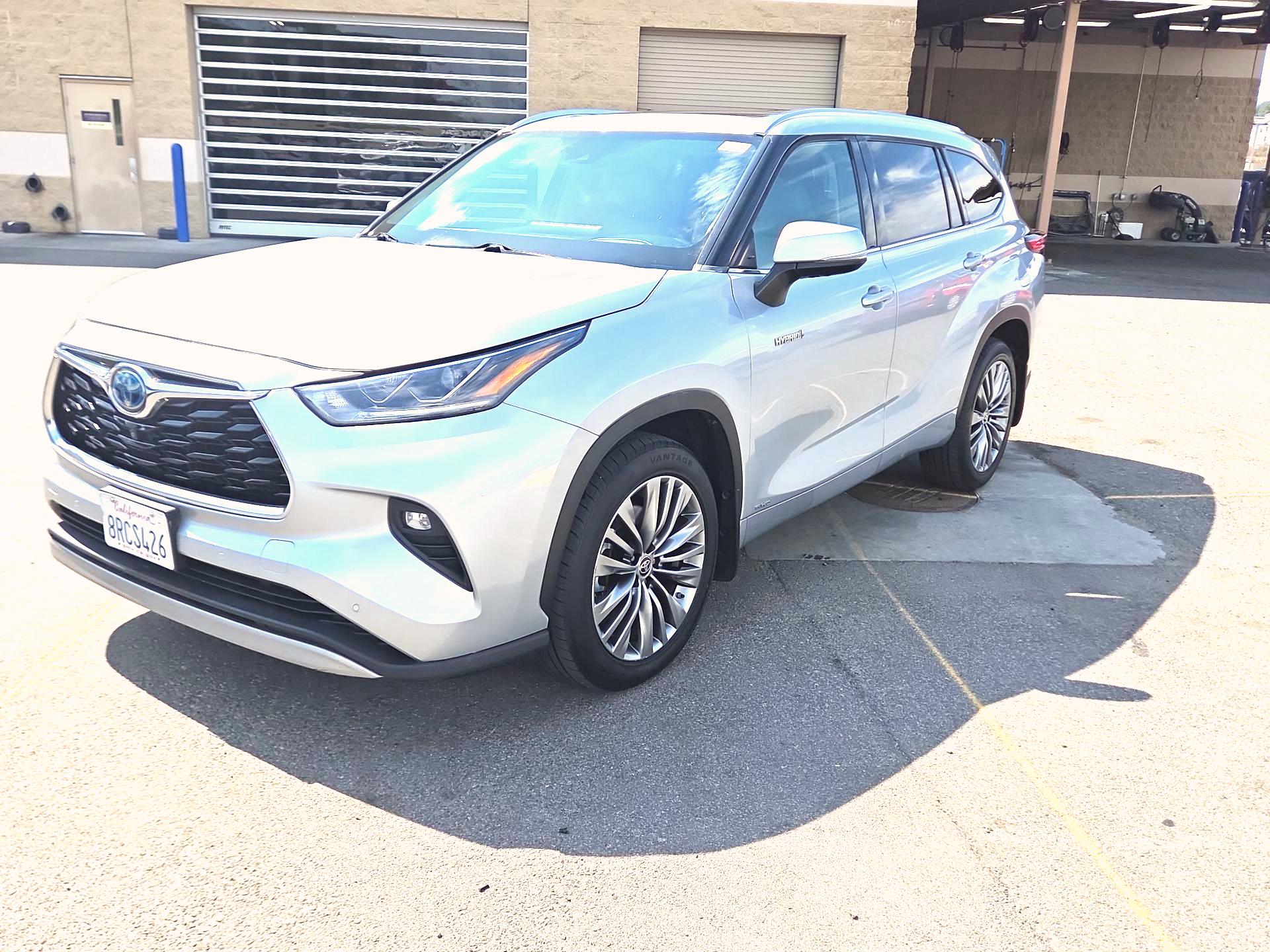 Thumbnail: 2020 Toyota Highlander - 3