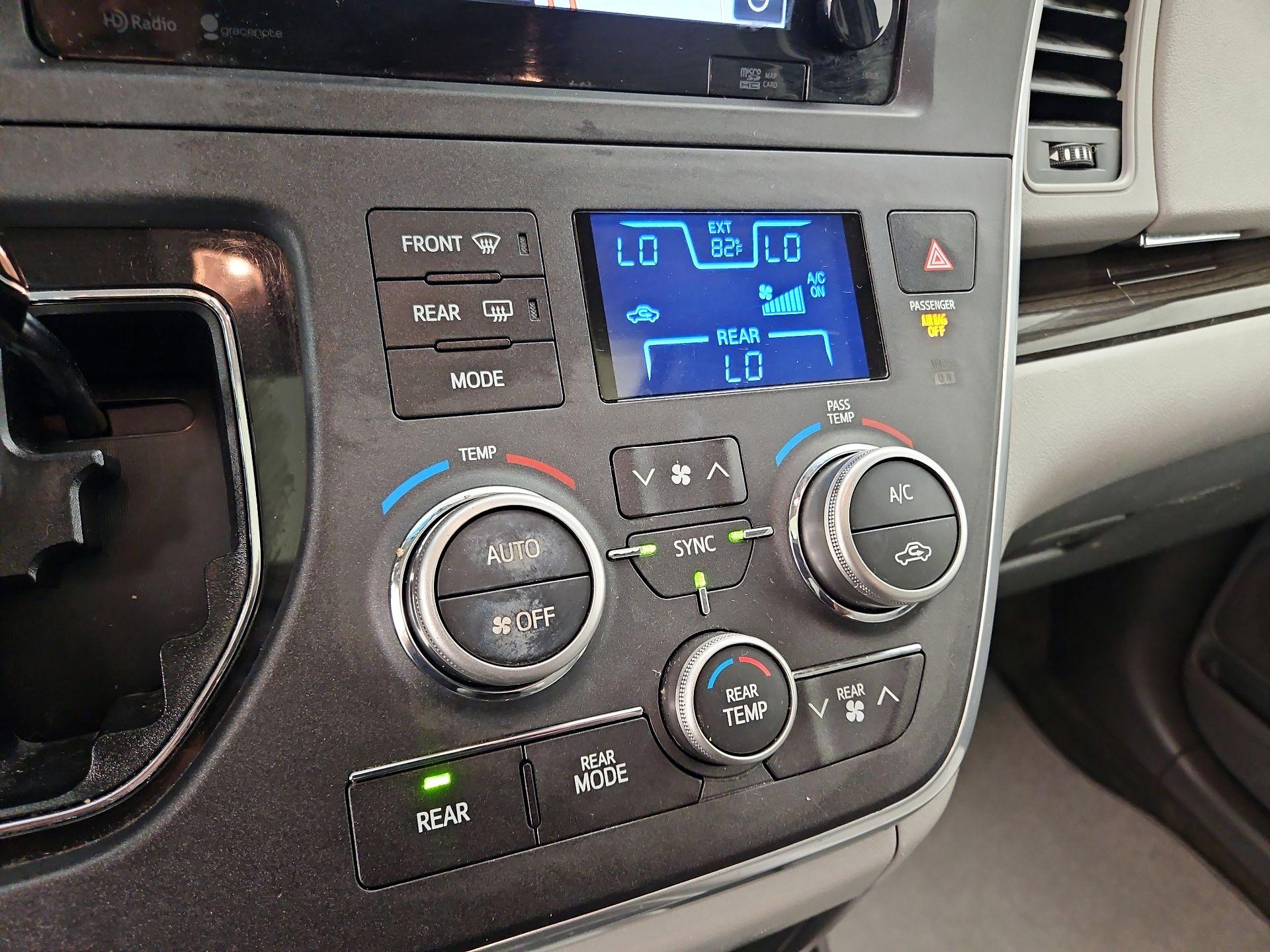 Thumbnail: 2015 Toyota Sienna - 16