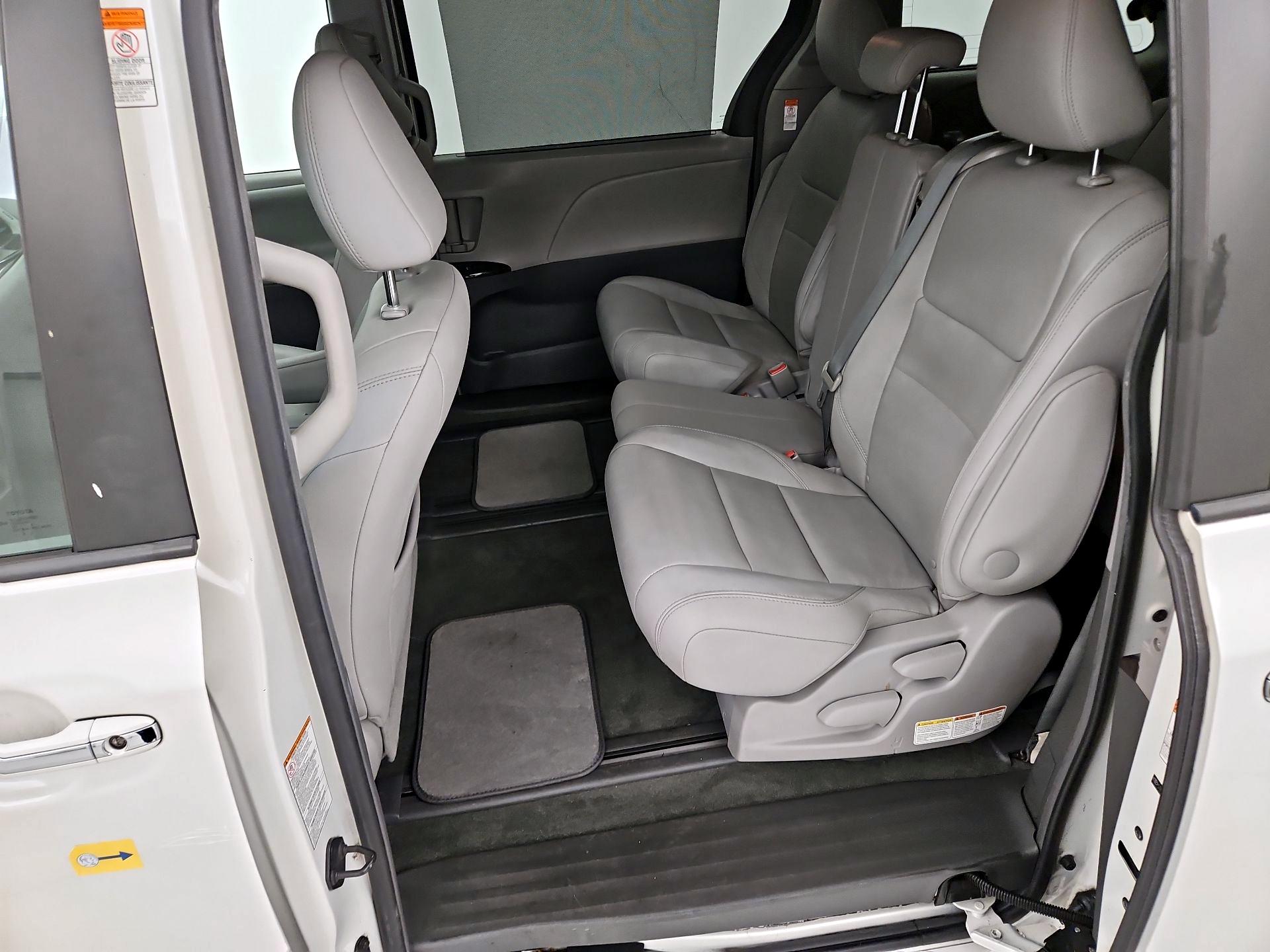 Thumbnail: 2015 Toyota Sienna - 19