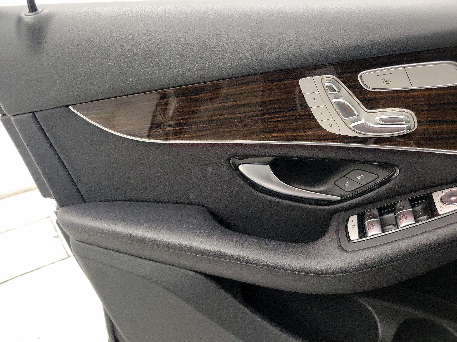 Thumbnail: 2020 Mercedes-Benz GLC - 12