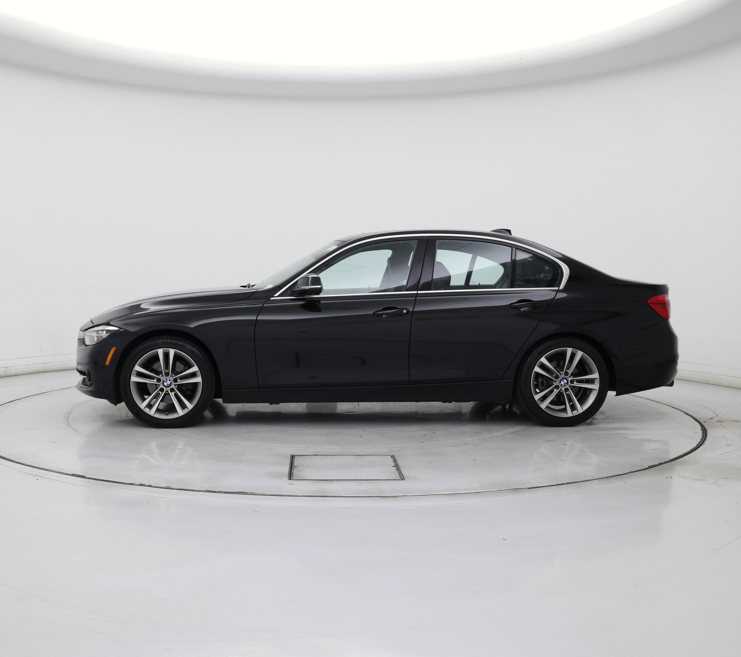 Thumbnail: 2018 BMW 3 Series - 3