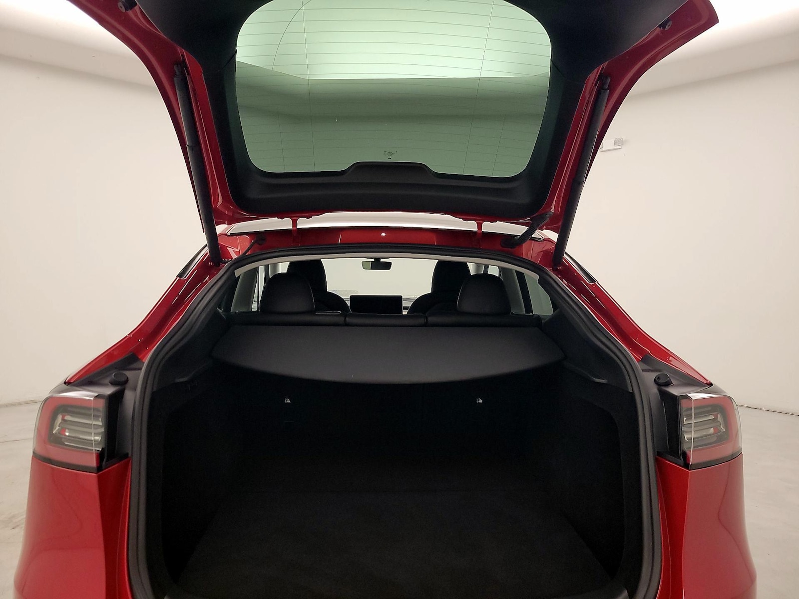 2023 Tesla Model Y Long Range - Photo 18