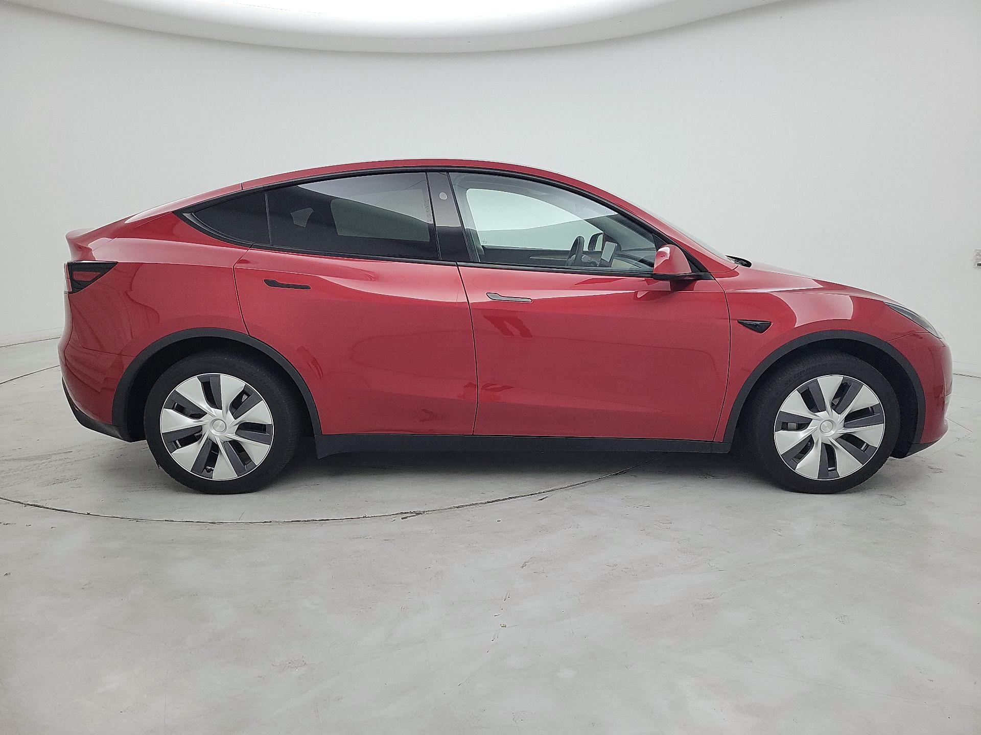 Thumbnail: 2023 Tesla Model Y - 4