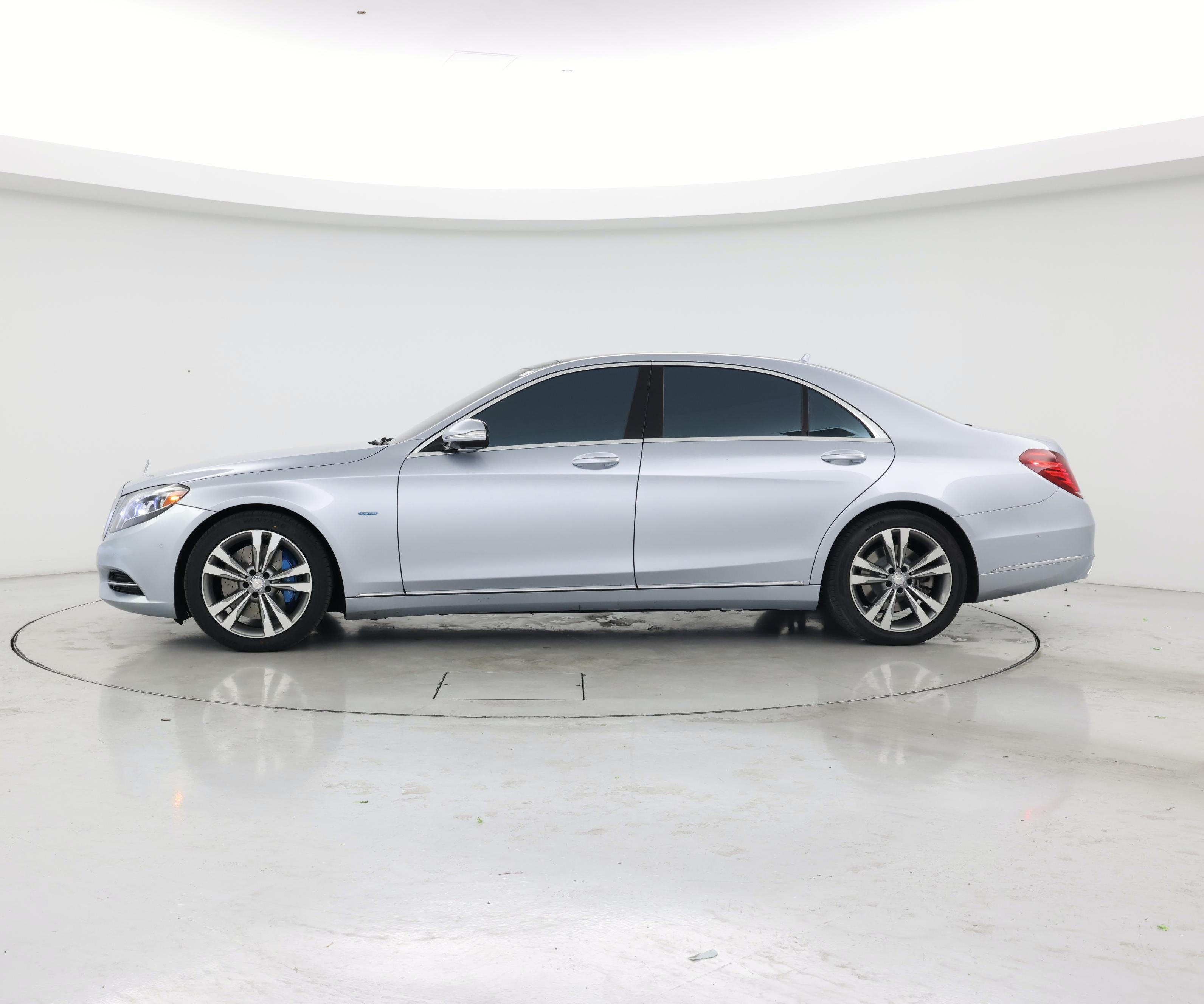 Thumbnail: 2016 Mercedes-Benz S-Class - 3