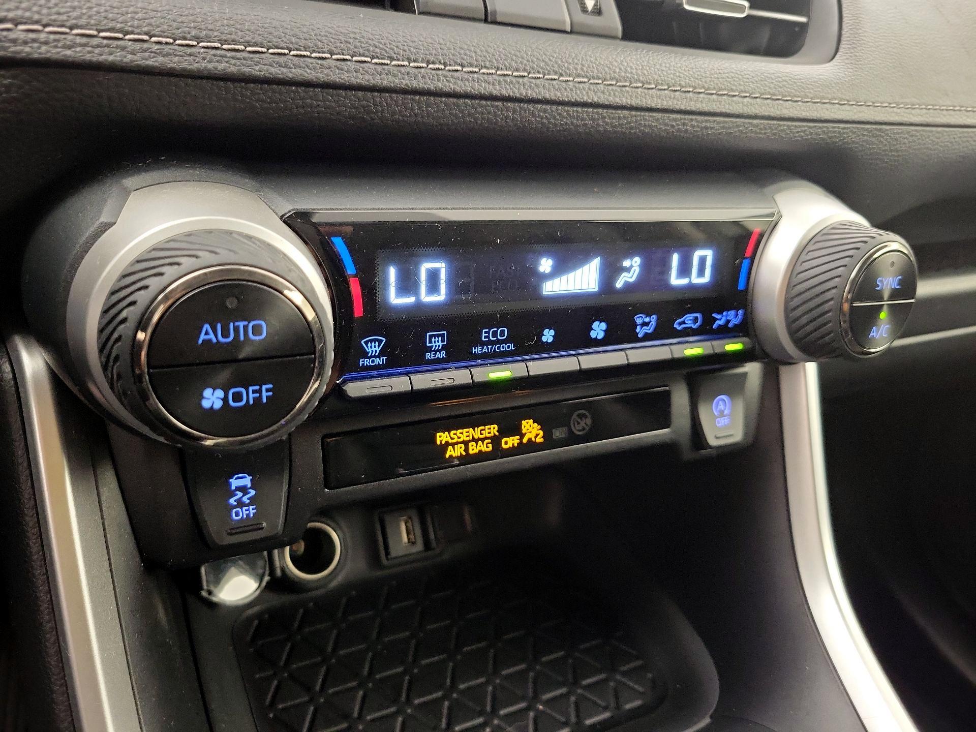 Thumbnail: 2021 Toyota RAV4 - 16