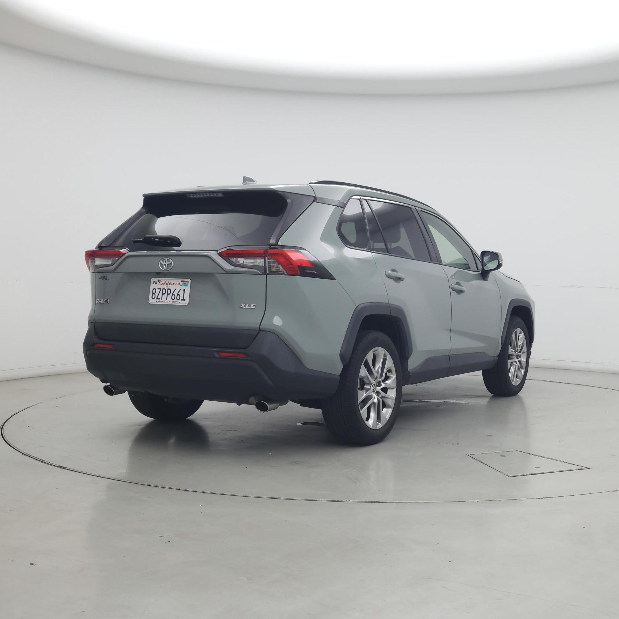 Thumbnail: 2021 Toyota RAV4 - 8